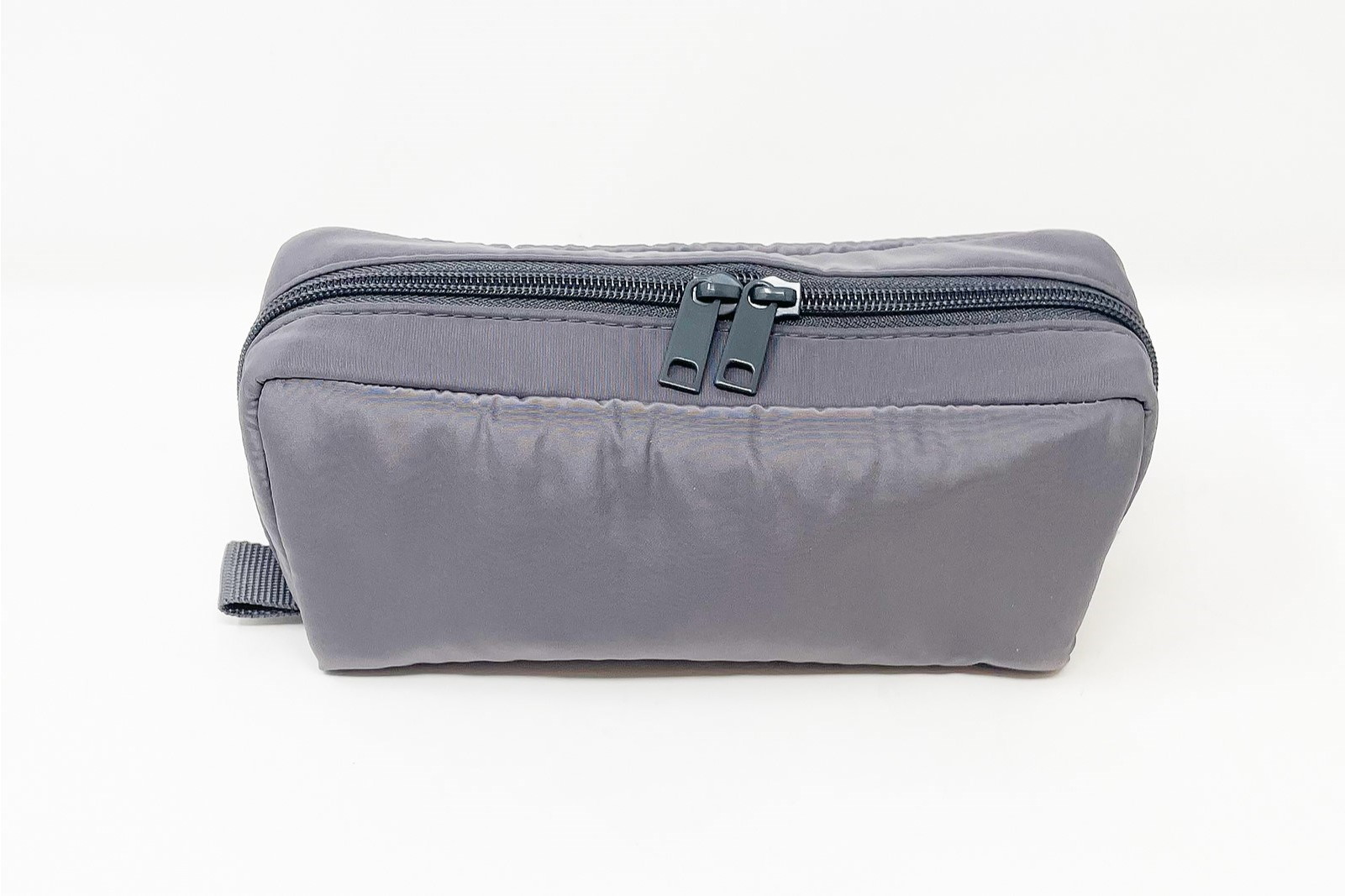 無印良品の「ポリエステルガジェットポーチ」。