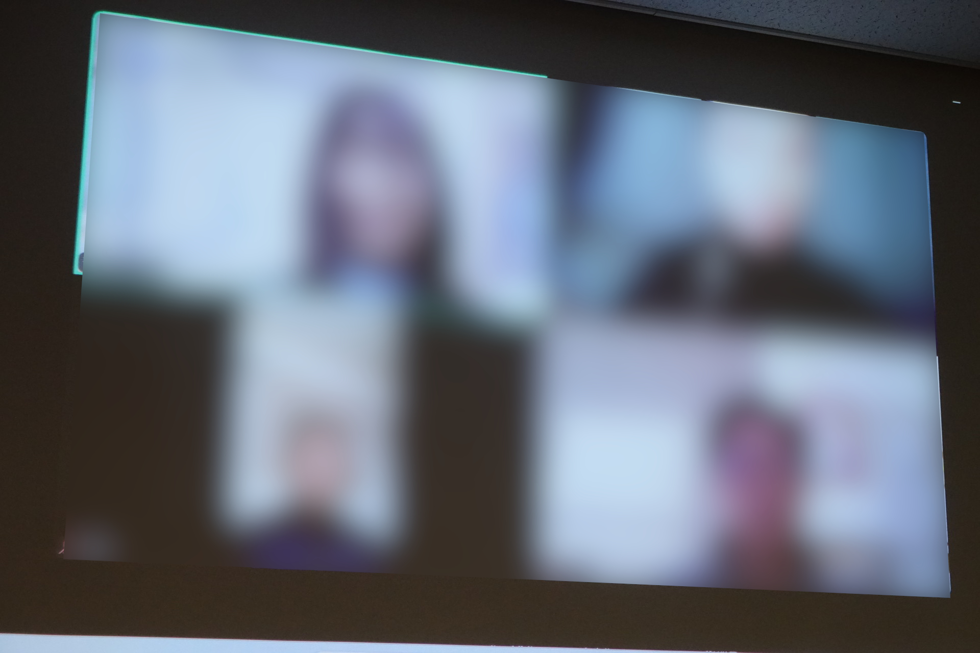16日に都内で開かれた説明会には、実際にイオンモバイルを利用しているユーザーもオンラインで参加。契約のきっかけや魅力を話した