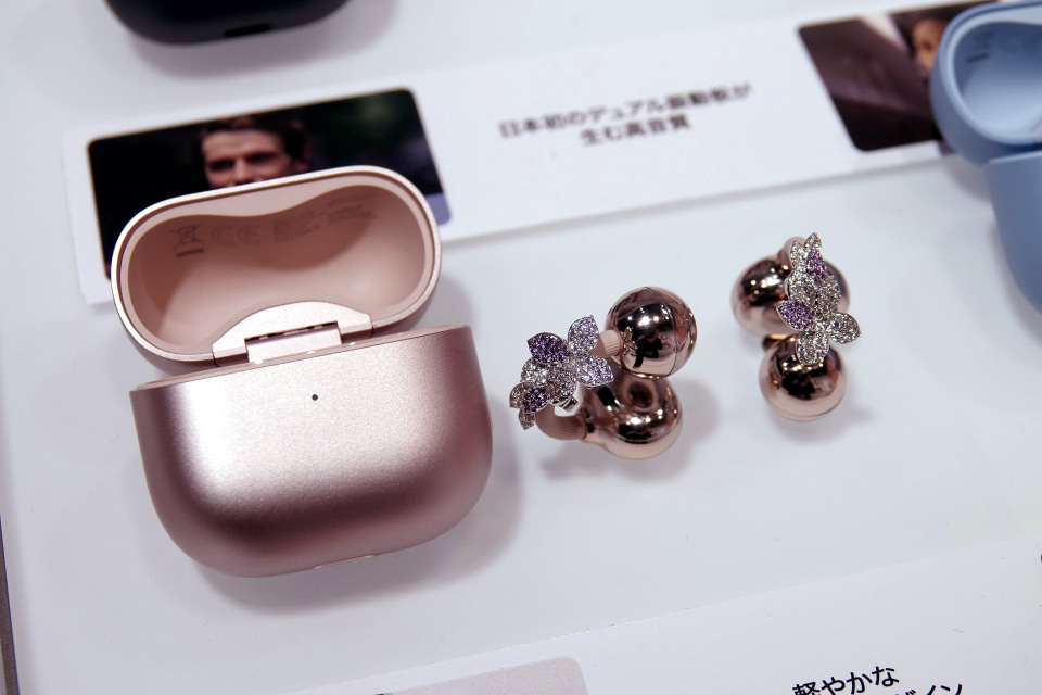 【新品未使用】HUAWEI Free Clip ローズゴールドケース A new rose gold color has been added to the open-type high-end