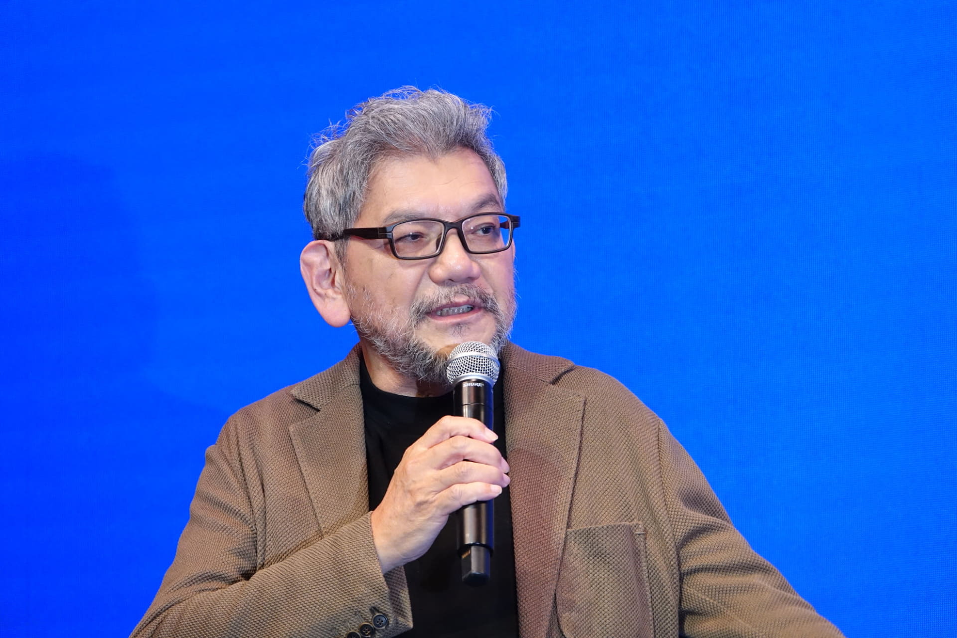 庵野氏