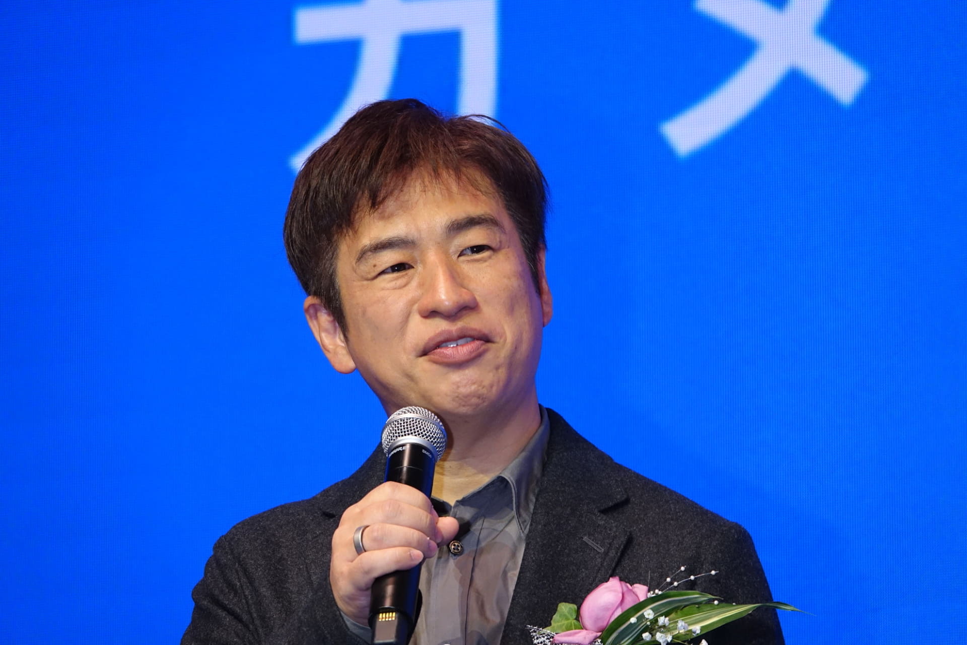 川上氏