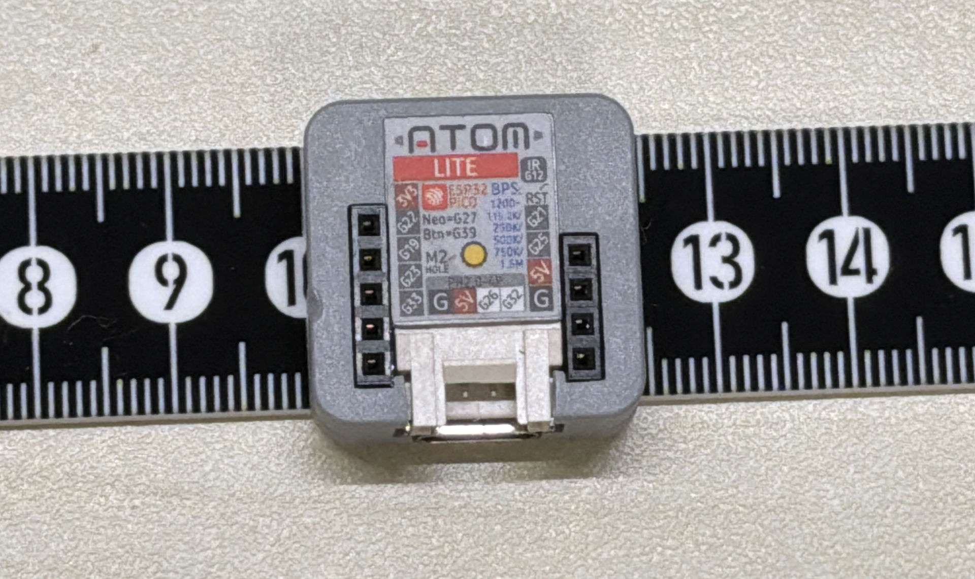小さい物を撮影するときにも光源を気にしなくていいのは楽だ。