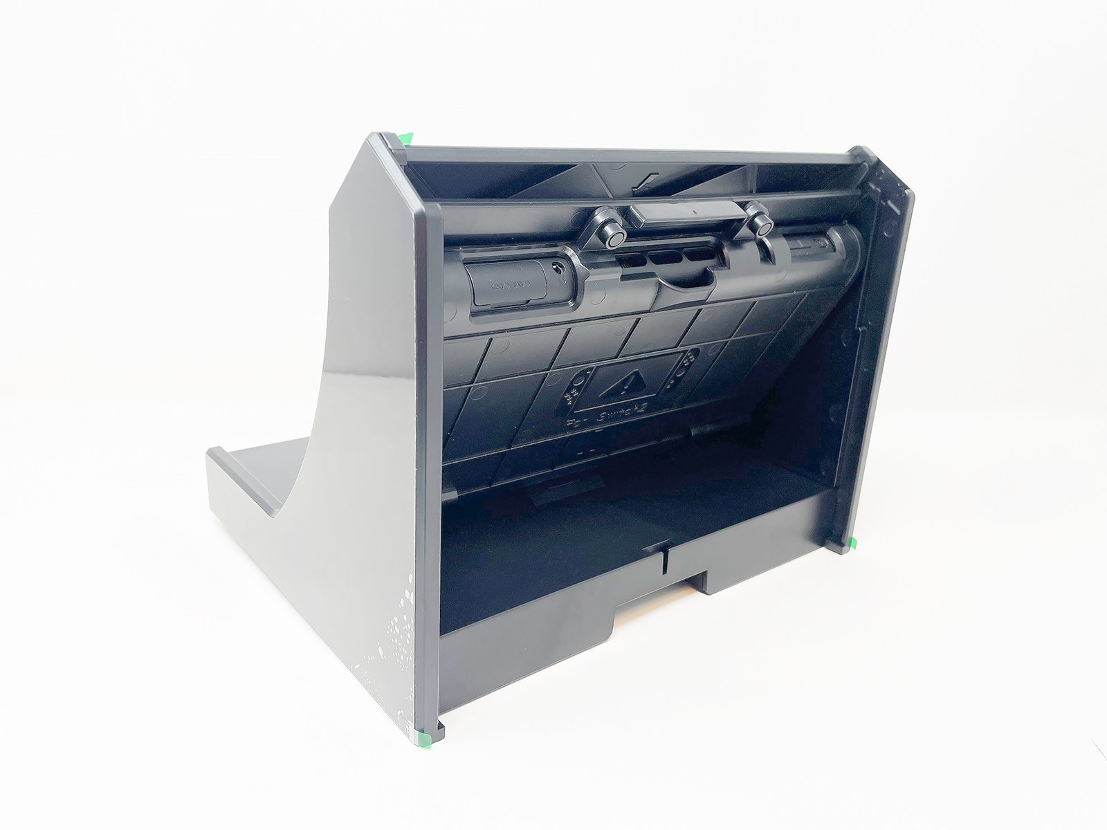 Switch 2を装着した様子（背面カバーを外した状態）。