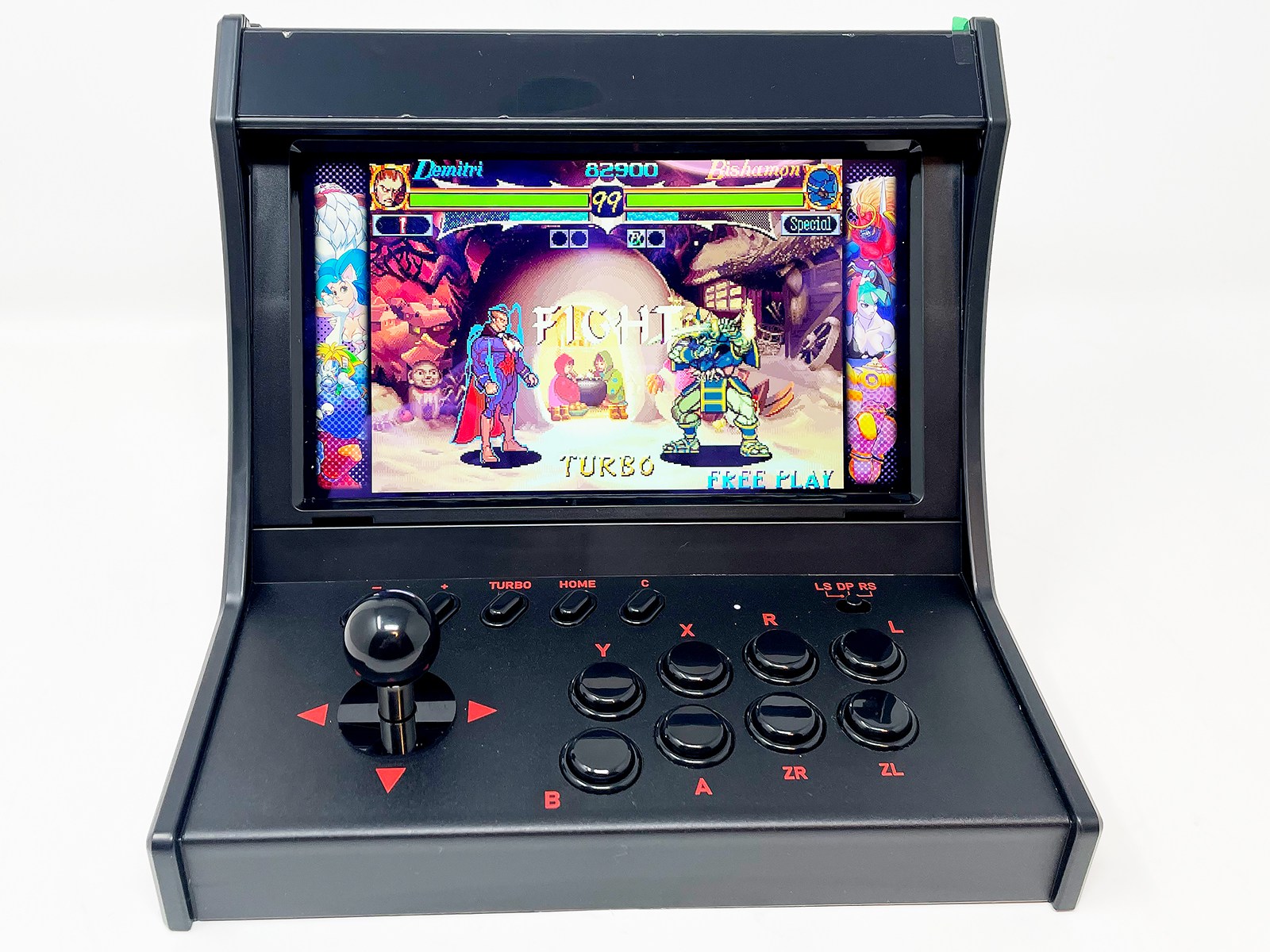 「カプコン ファイティング コレクション」より「ヴァンパイアハンター」。開幕飛び込み中Kからの小P→中P→しゃがみ中K→大Kと自然と手が動きました。