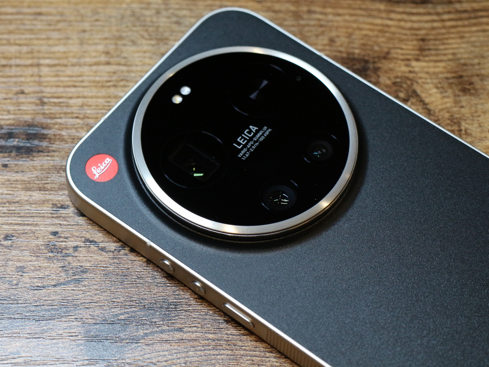 Leitzphoneの魅力はやはりアウトカメラだ