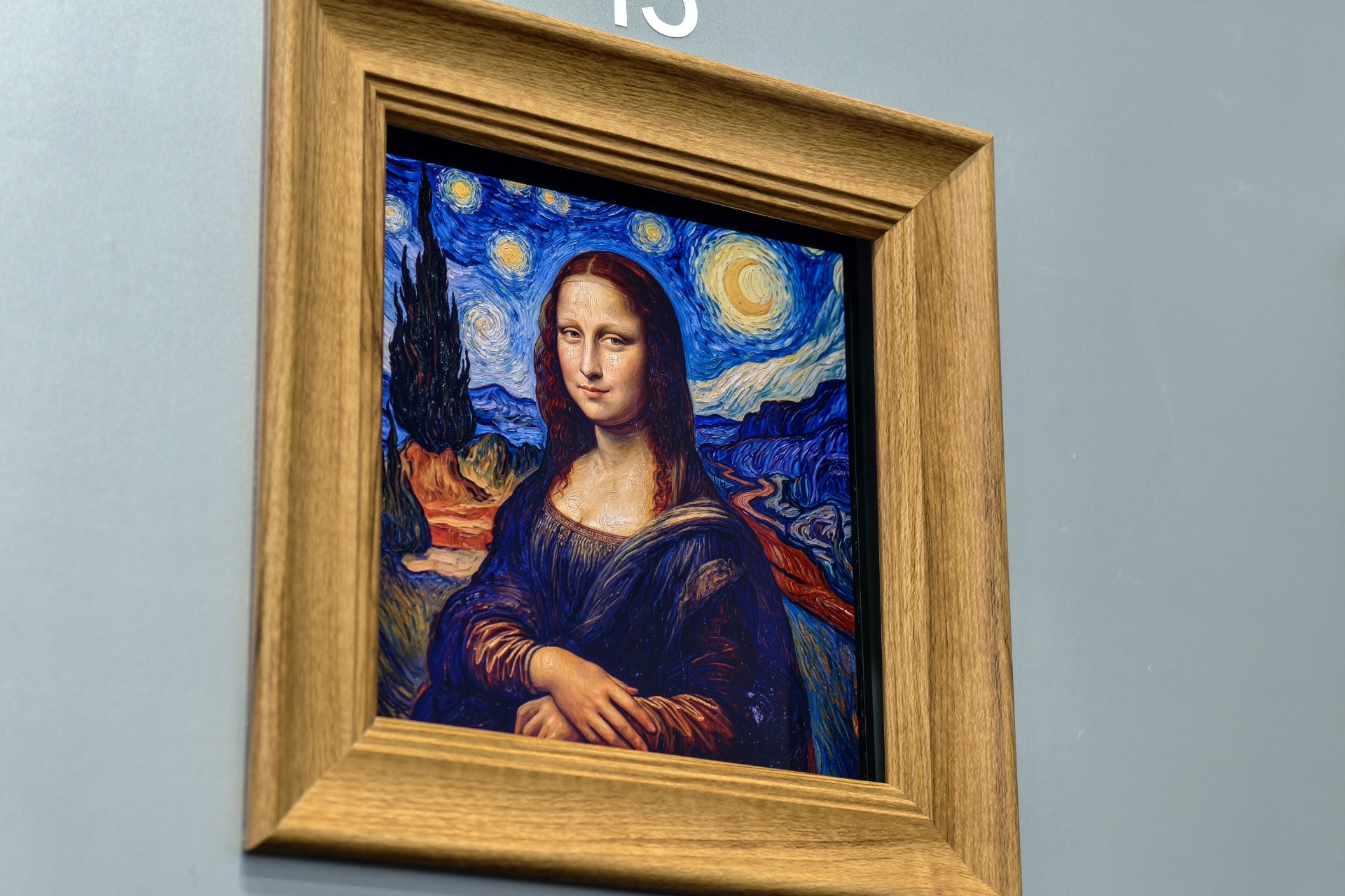 正解は13番。写真では折り目は分かりにくいが、実機でもほとんど視認できなかった