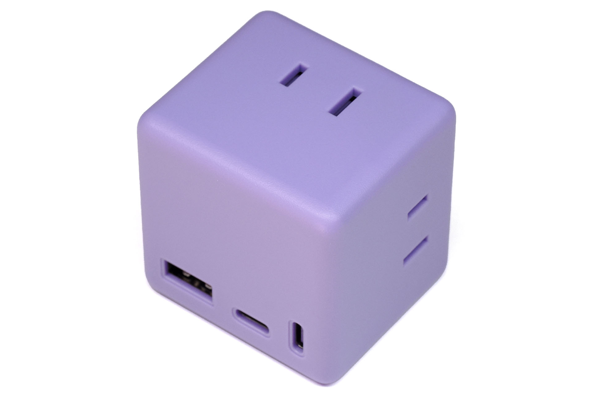 コンセント×3、USB-A×1、USB-C×2を装備。最大出力は20W。