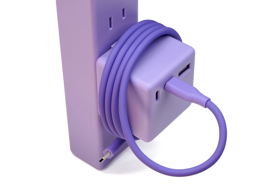 CIOのUSB充電器を3機種まとめ買い！ 液晶付き、コードリール内蔵……実際