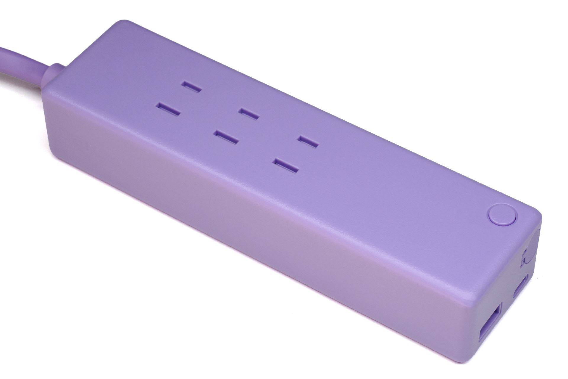 CIO Mate「Tap002」はACプラグ受け口×3、USB-C×2、USB-A×1を備えたマルチタップ。シンプルなデザインとキレイなカラーが印象的。