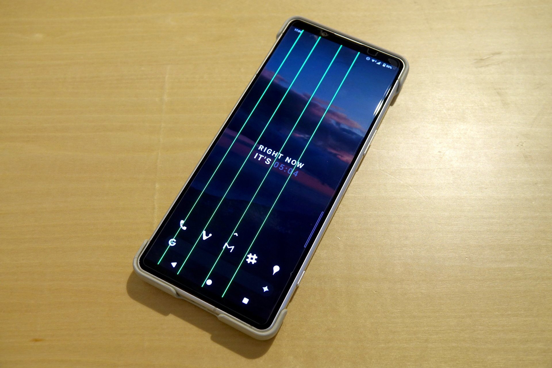 緑のところだけ常に輝度MAX（だと思う）。目に刺さる。