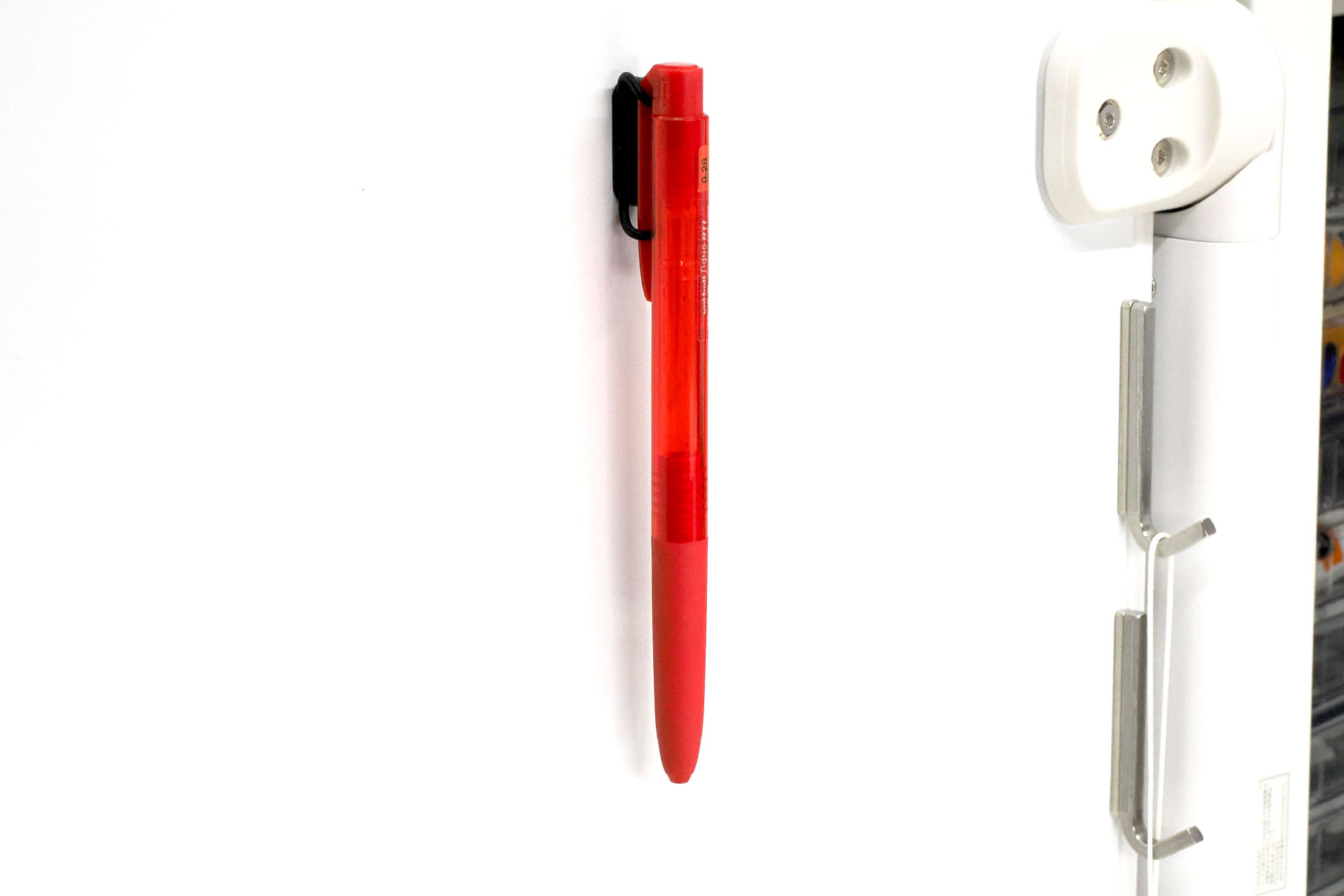 問題なく吸着でき、書きにくさも生じにくい。