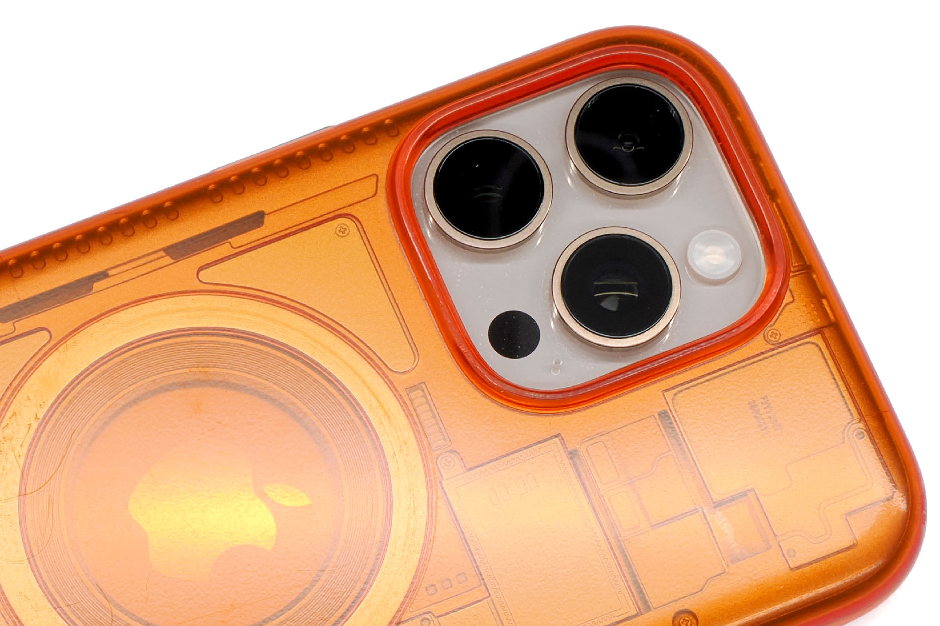 iMacデザインだが、これを見て「あっiMacでしょ！」と言ってきた人は……ごく僅か。