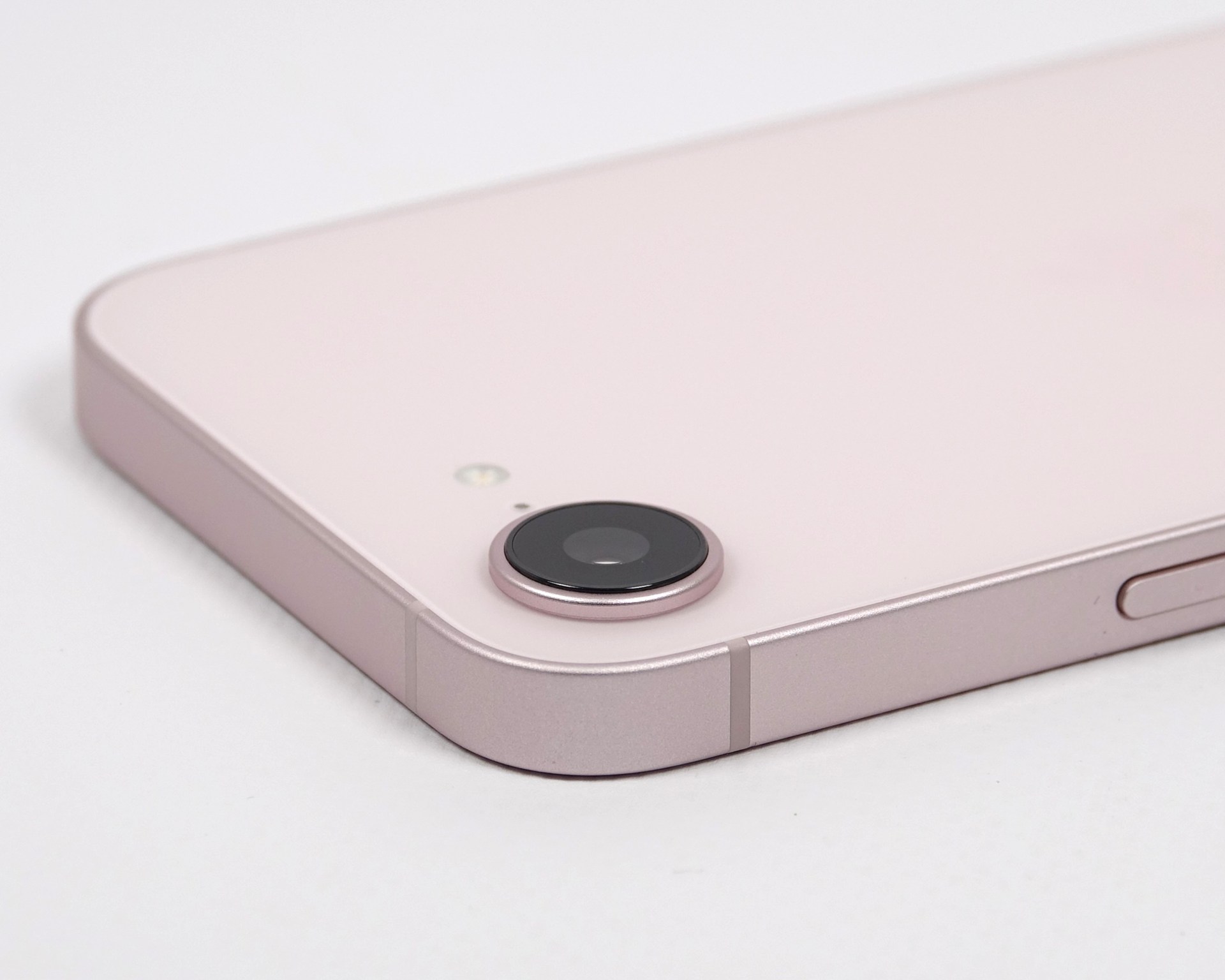 カメラの出っ張り