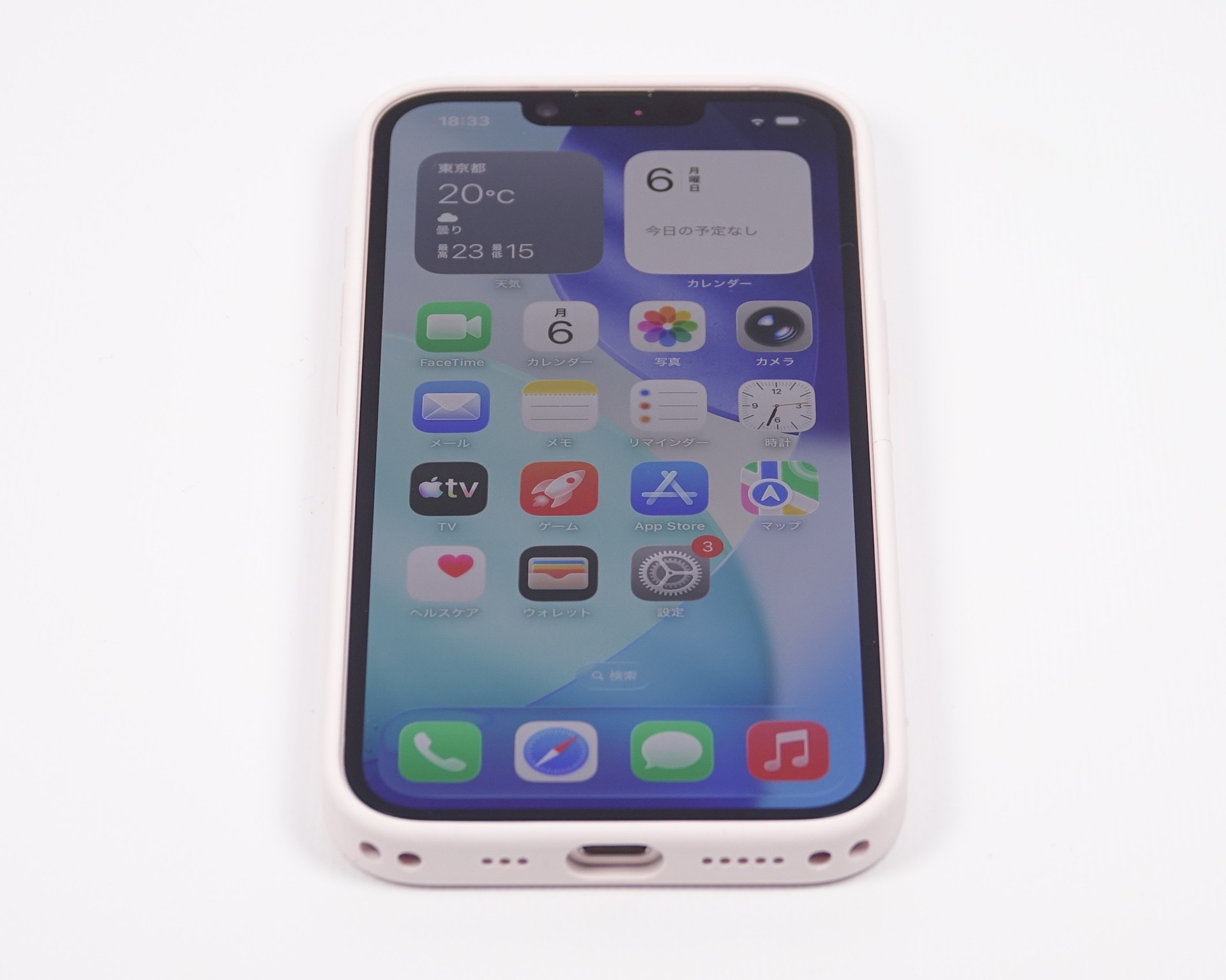 同じ「ソフトピンク」のiPhone 17e本体を装着