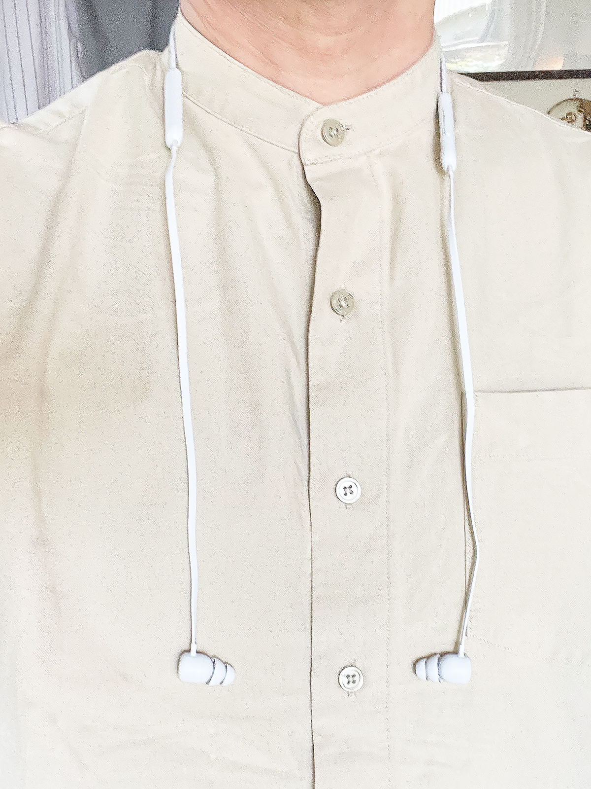 首からかけた時の長さはこれくらい。