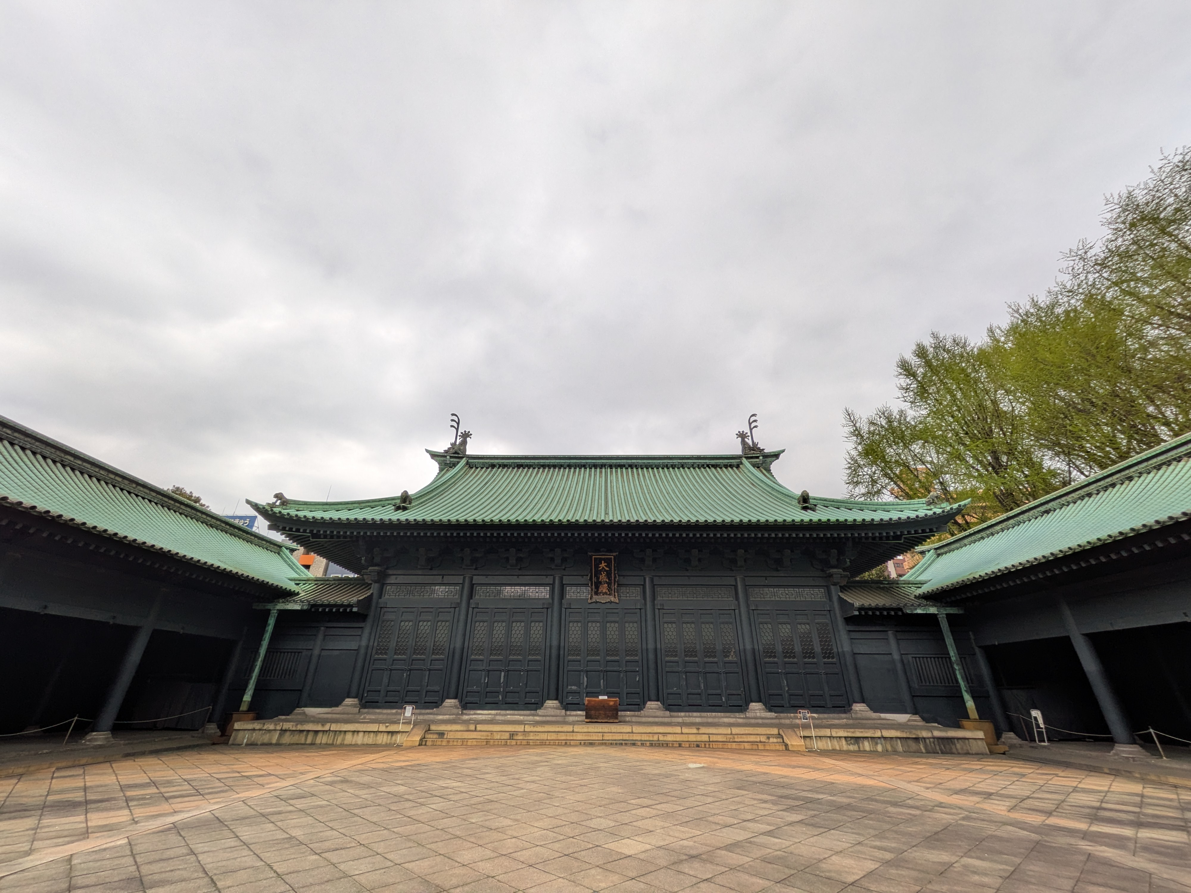 ウルトラワイドカメラの写りもまずまずだ。歪みも良好に補正されていて、伸びやかで広がりのある空間を表現できた