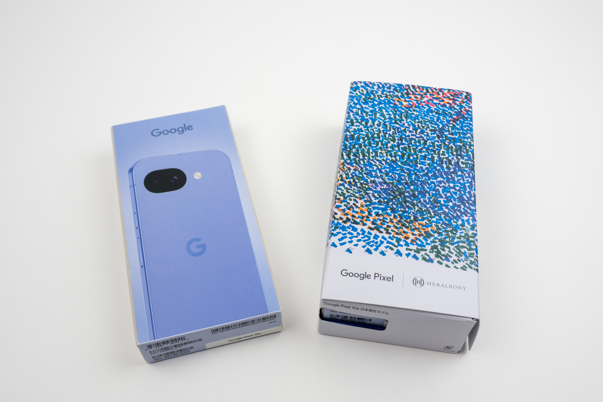 左が通常パッケージで、右がIsai Blue版の化粧箱