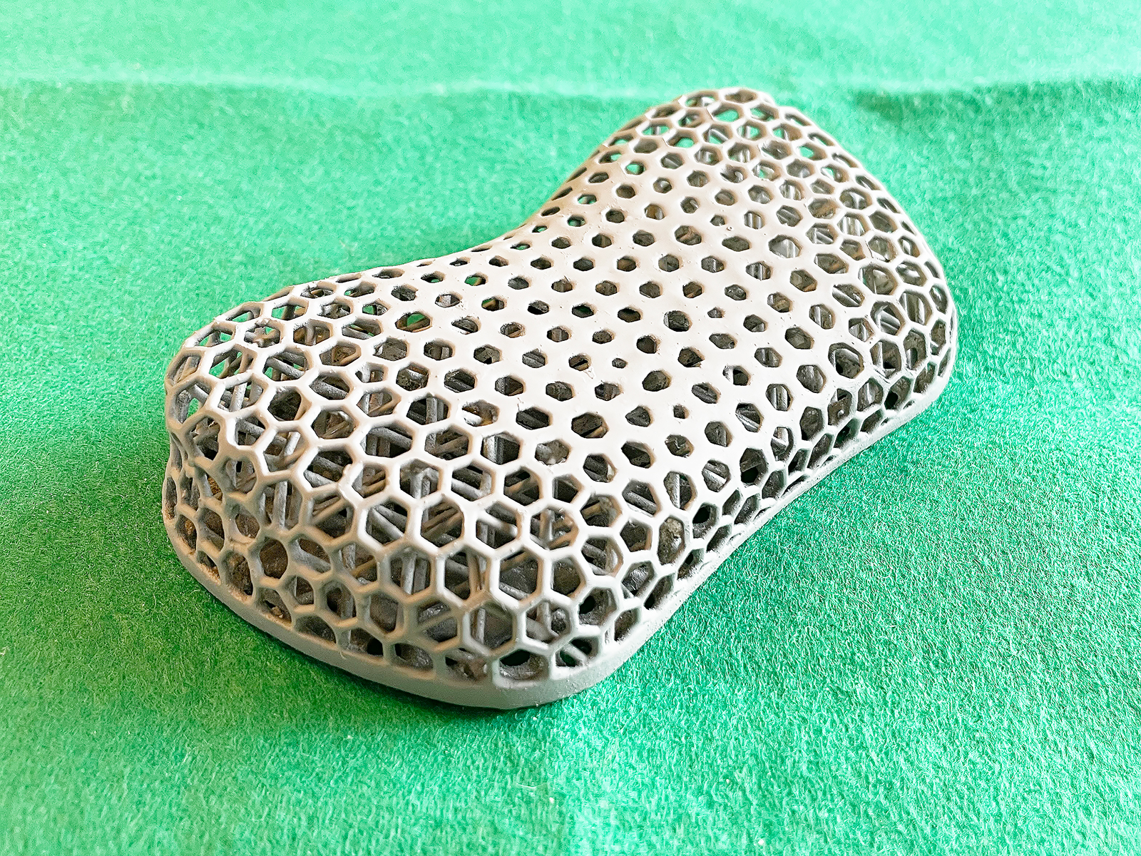 3COINSの「3D MOUSE CUSHION」。PC関連製品コーナーに何気なく置いてあるのを見つけました。