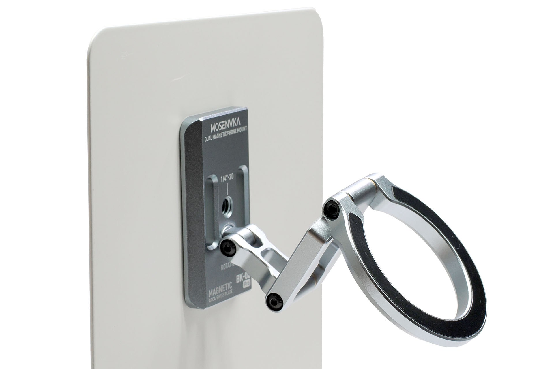 なのでスチール面に吸着し放題。