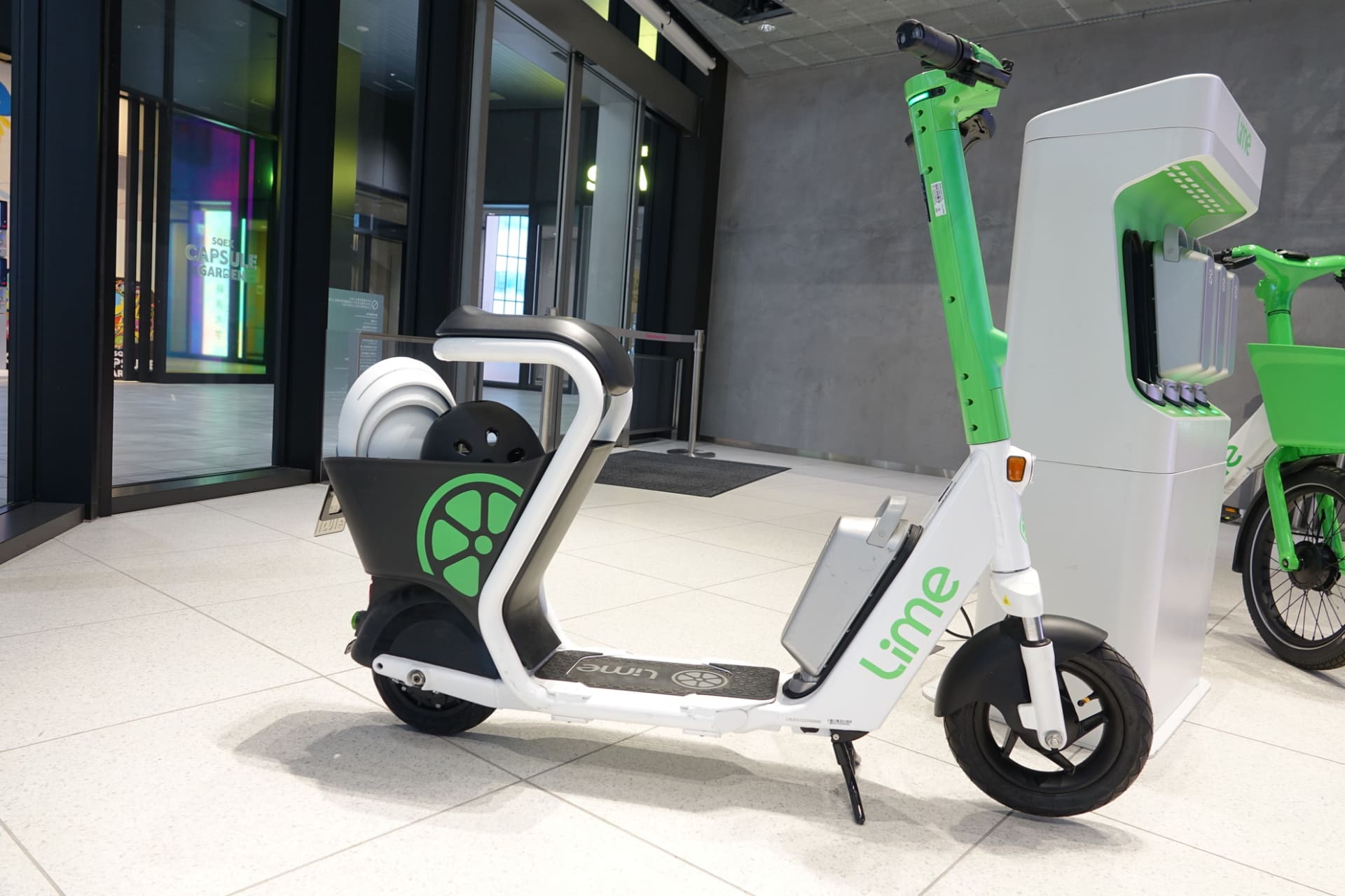 着座式電動シートモビリティも引き続き提供