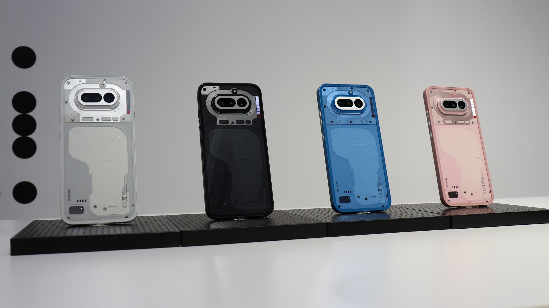 Nothing Phone(4a)は背面全体がスケルトン仕様