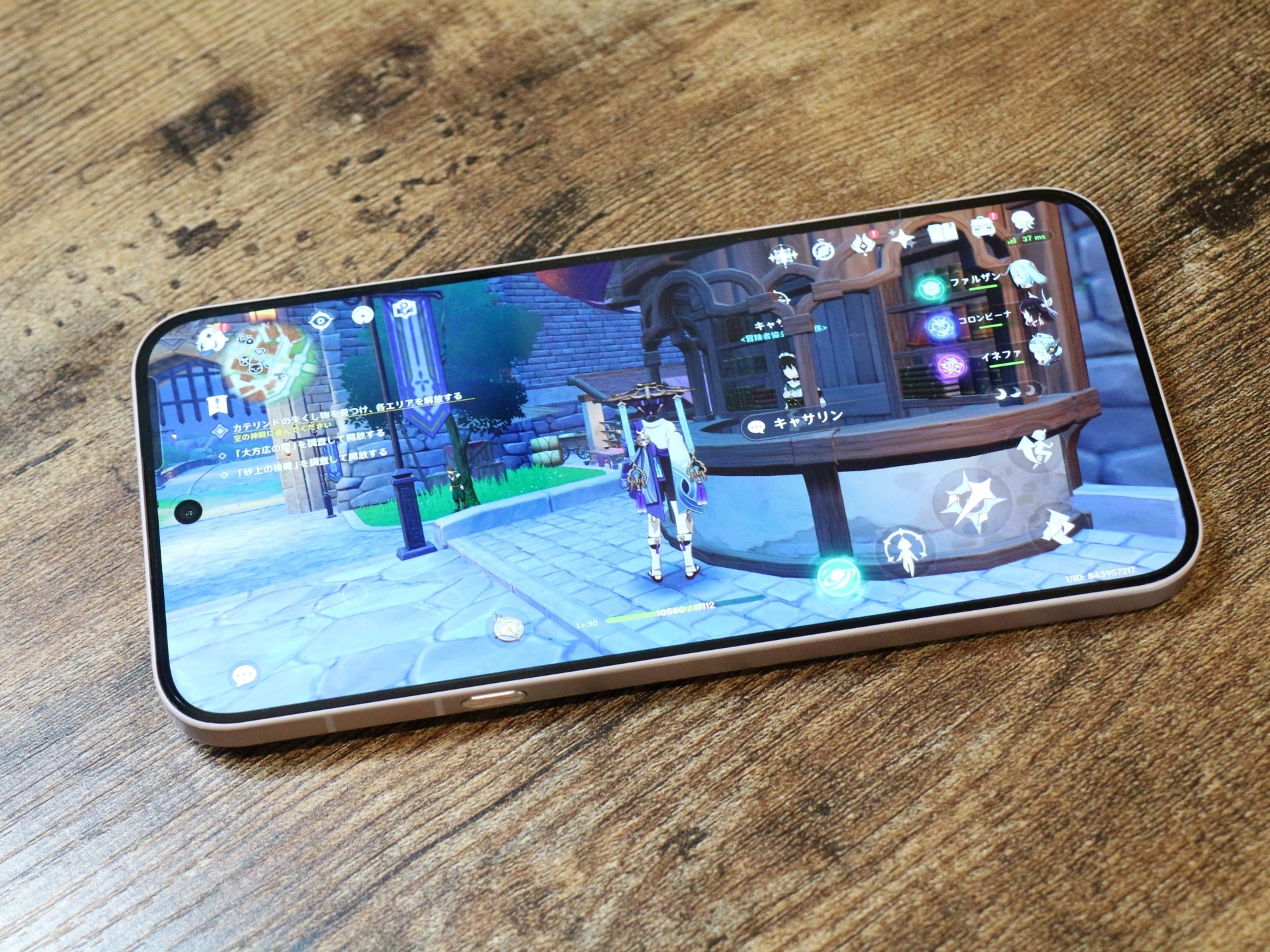 金属ボディとベイパーチャンバー搭載で放熱もそれなりにしっかりしている印象だ