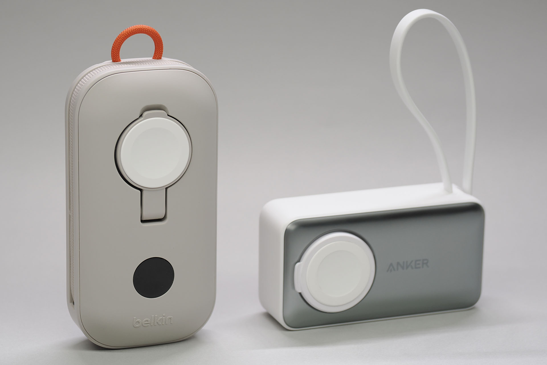 どちらも容量は1万mAhでApple Watchに対する5W充電に対応。大きな違いは最大出力で、BoostChargeは45Wで、MagGoは35Wとなっている。