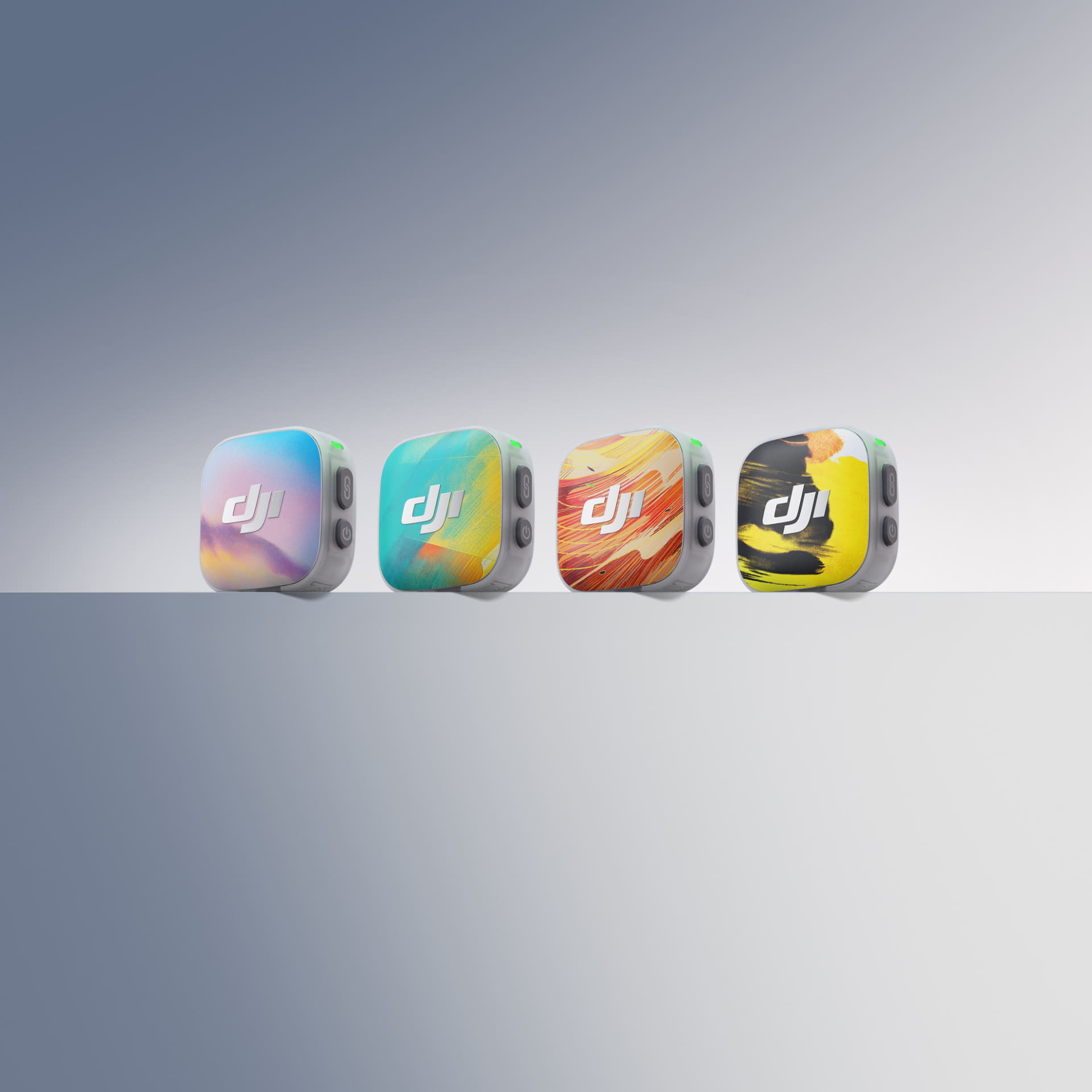 フロントカバーは交換できるマグネット式を採用、さまざまな色のカバーに交換できる