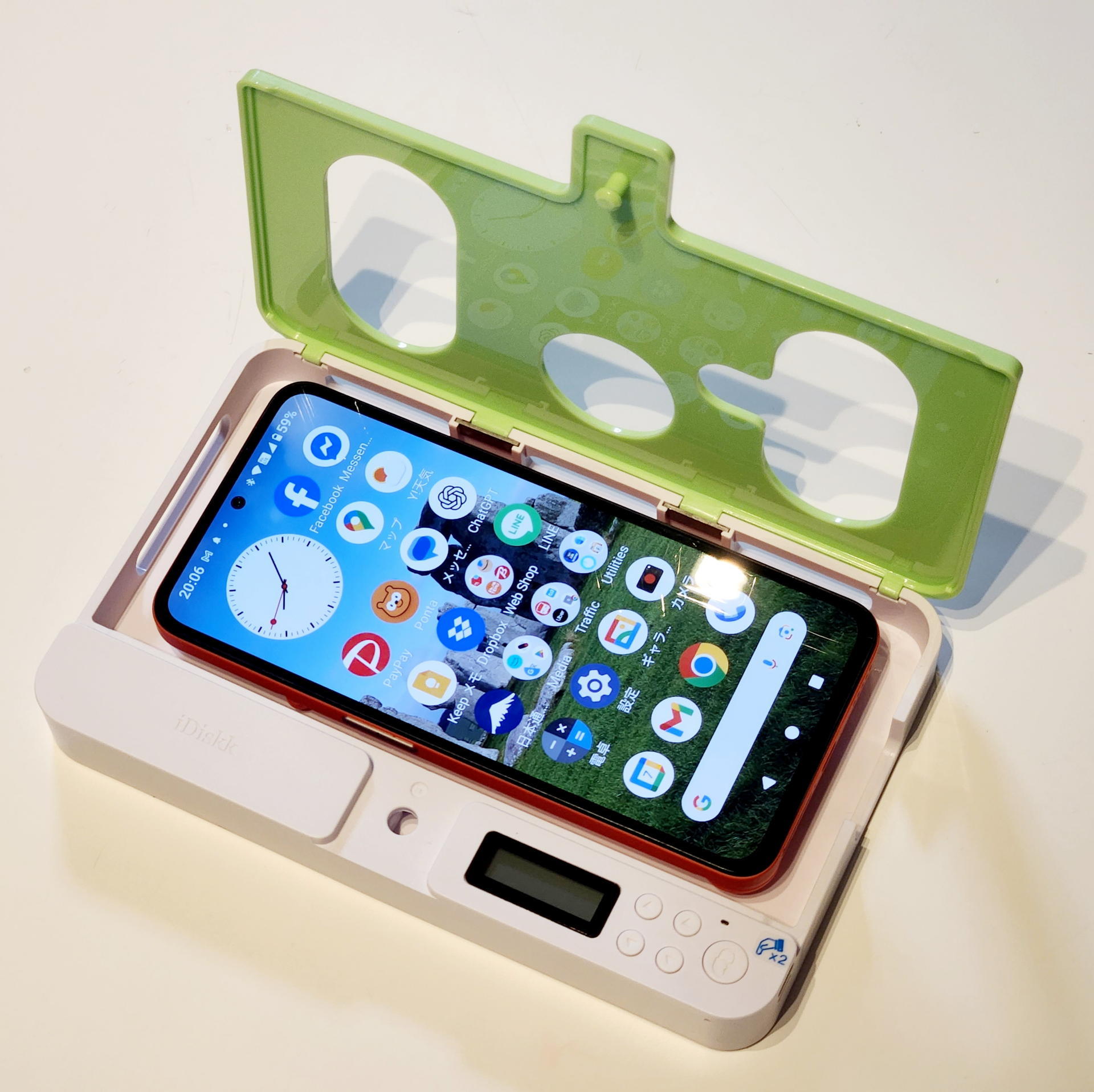 スマホを物理的に封印する製品も増えている