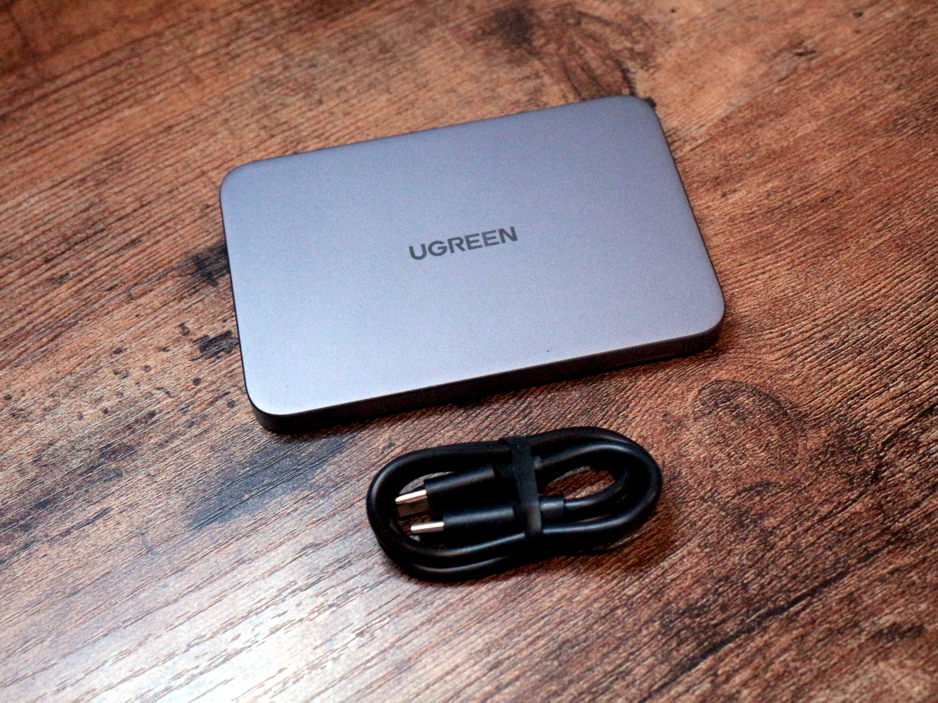 5000mAhモデルはUSB-C to USB-Cケーブルが同梱される