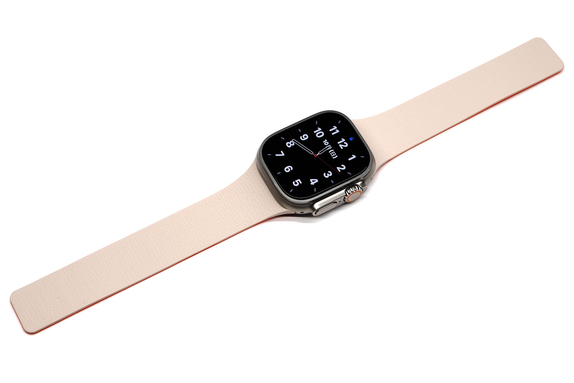 Apple Watchへの装着はほかのApple Watch用バンドと同様。バンド交換は1分もあれば完了する手軽さ。