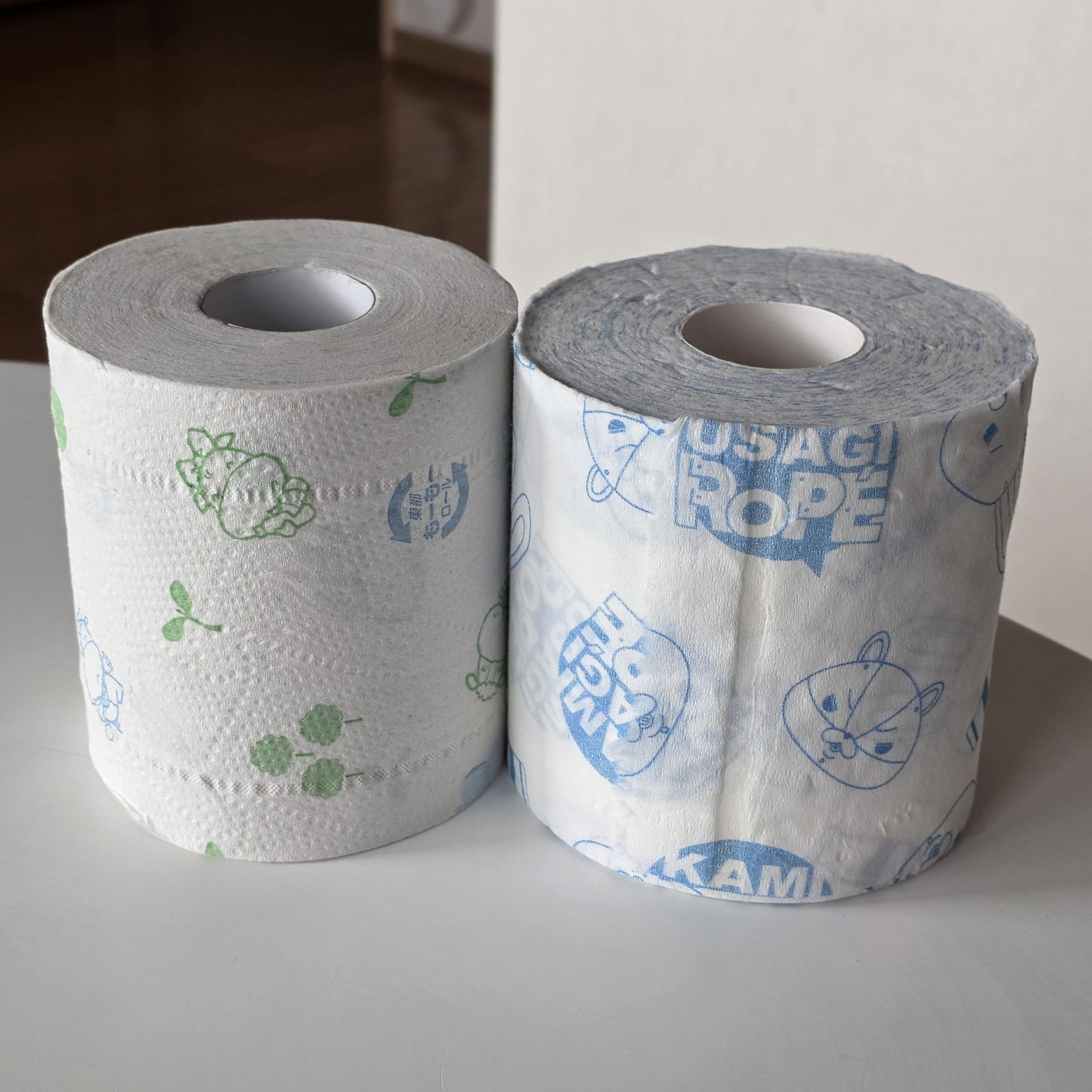 最近のロールは柄入りも増えている