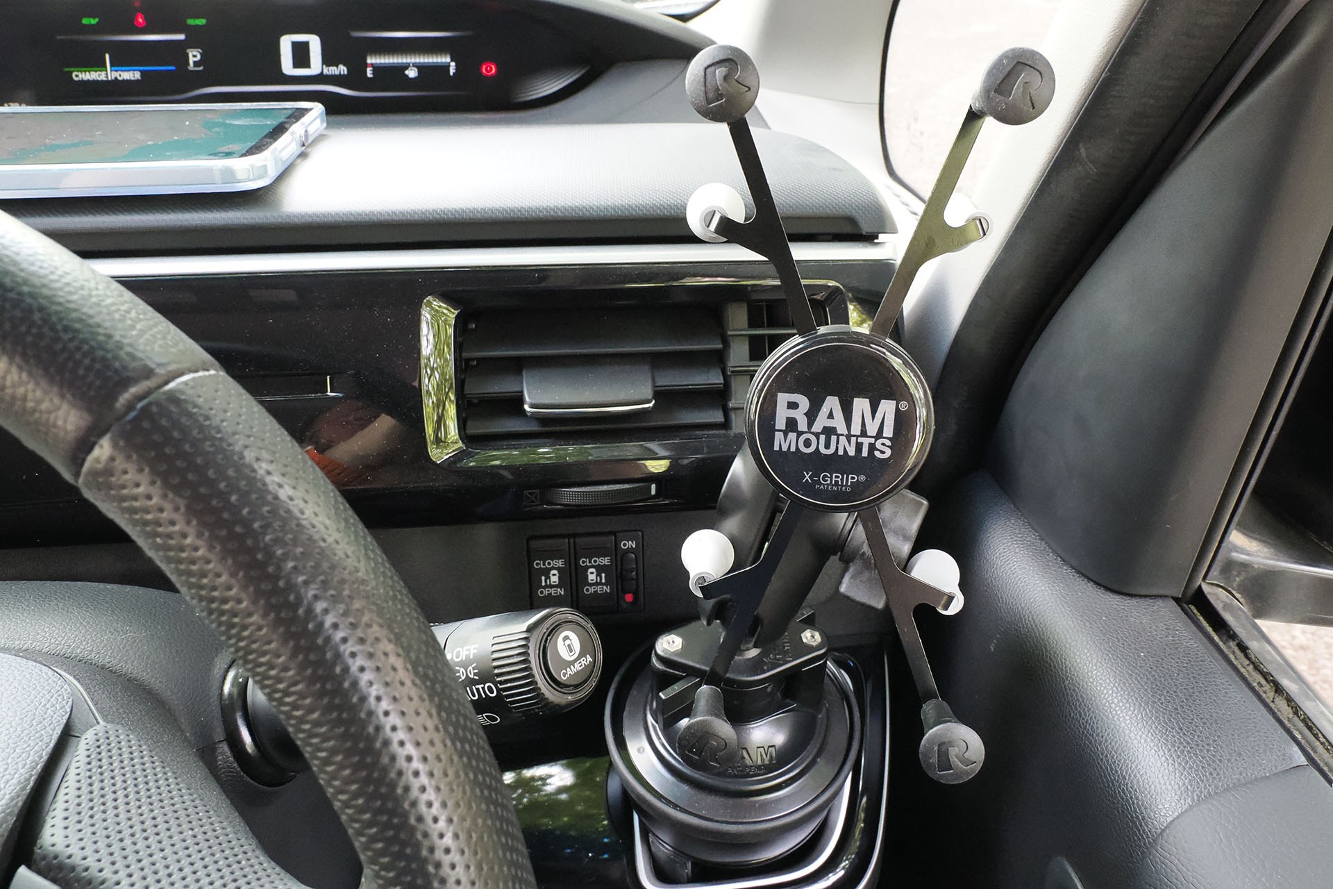 続いてRAM MOUNTS「Xグリップ」。