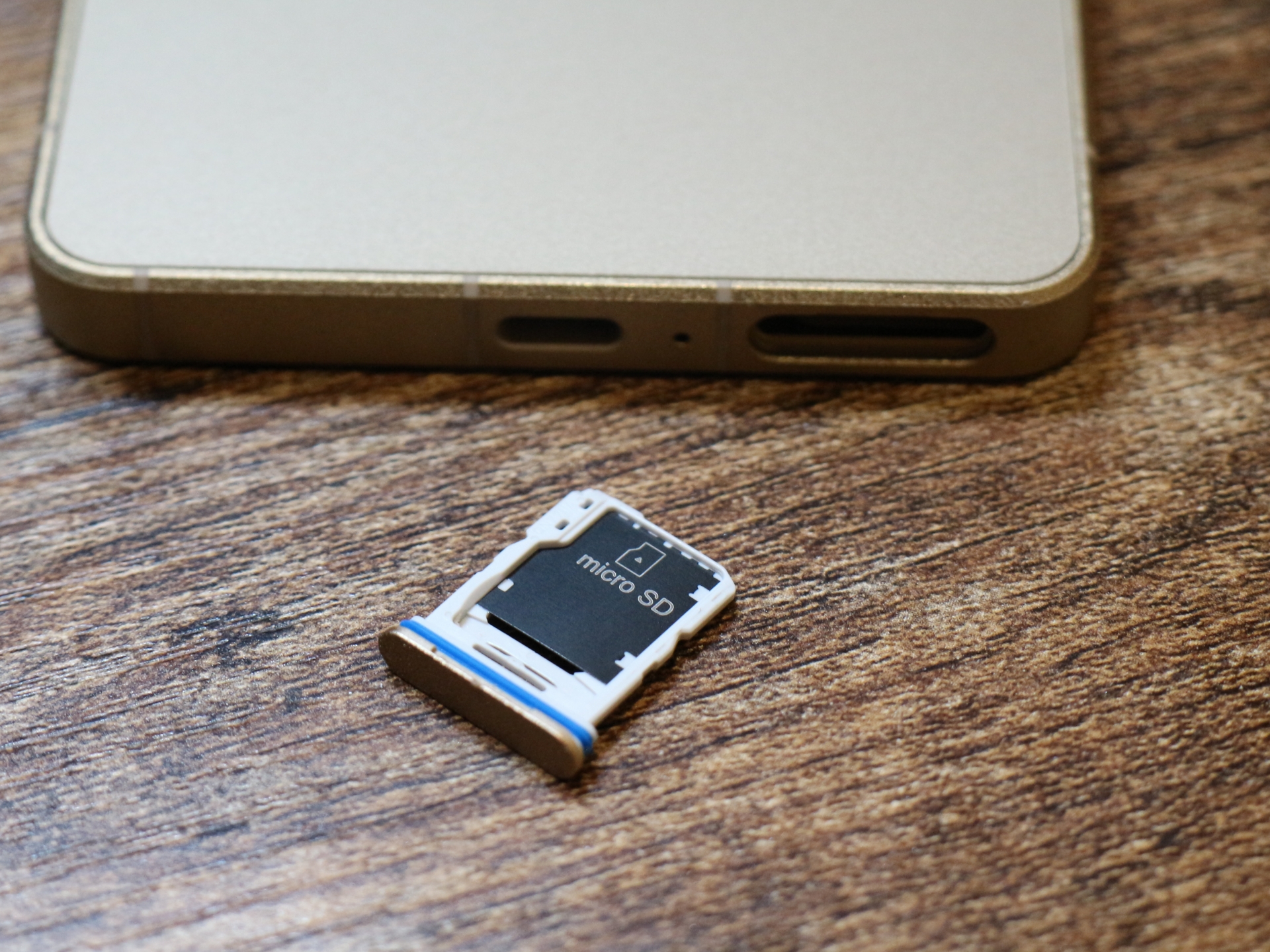microSDカード対応
