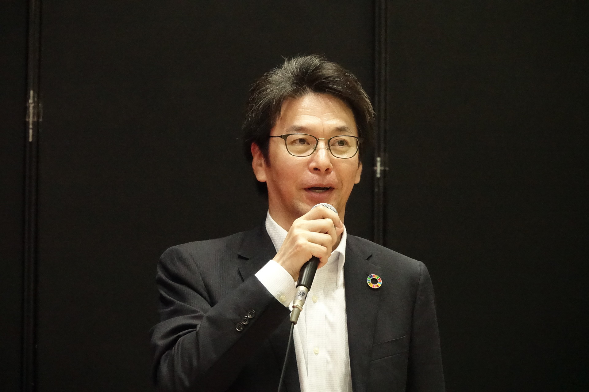 右はソフトバンク 常務執行役員兼CNOの大矢晃之氏