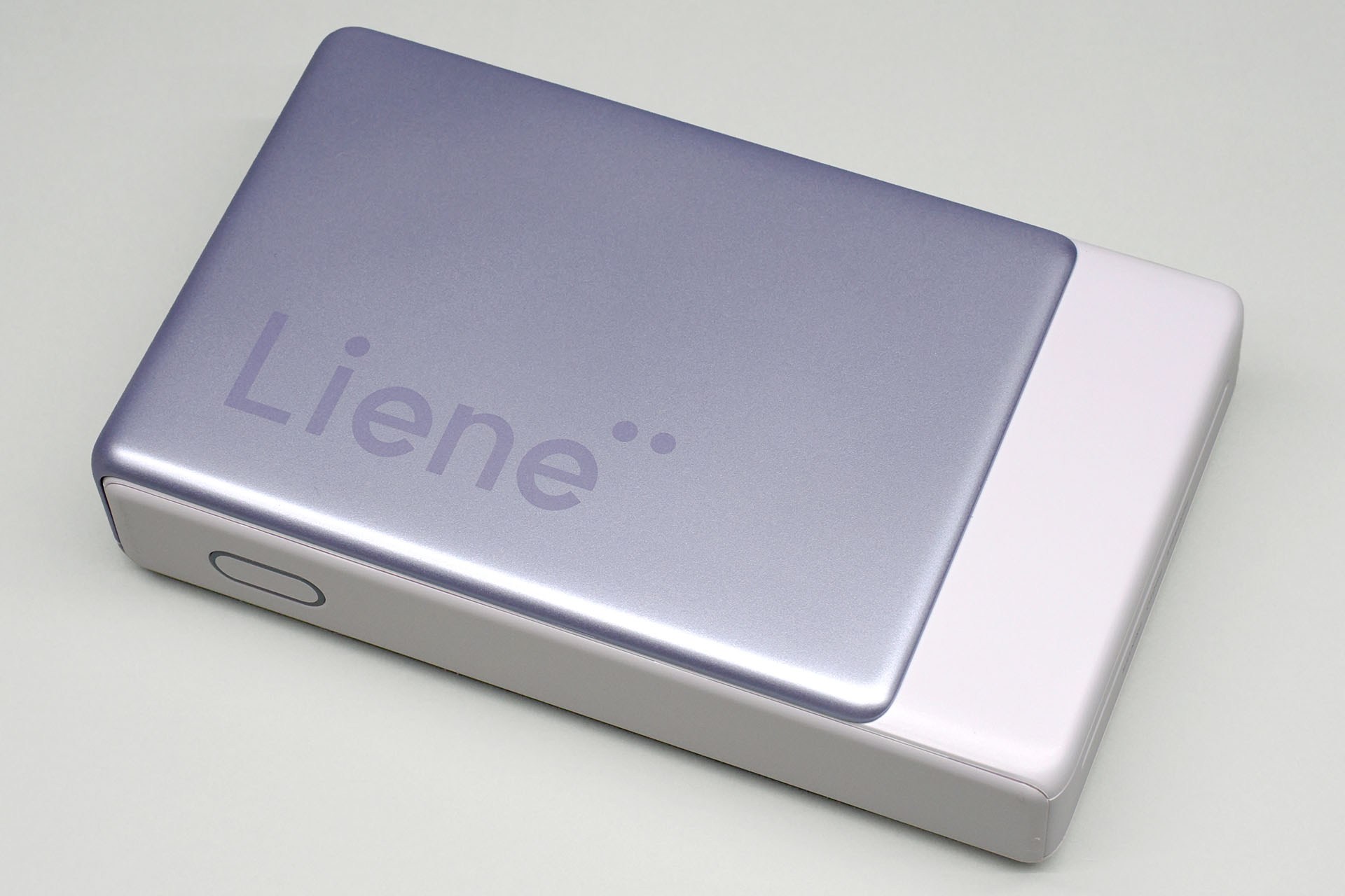 Liene「Pearl N200 Pro」のカラーはゴールドとパープルがあるが、パープルを買ってみた。専用フォトシール紙50枚（およびインクカートリッジ）付きで1万7982円（セール価格）だった。