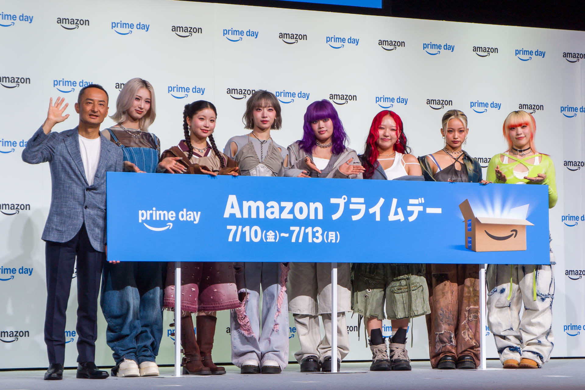 アマゾンジャパン バイスプレジデント プライム・マーケティング事業統括本部長 鈴木浩司氏とHANA