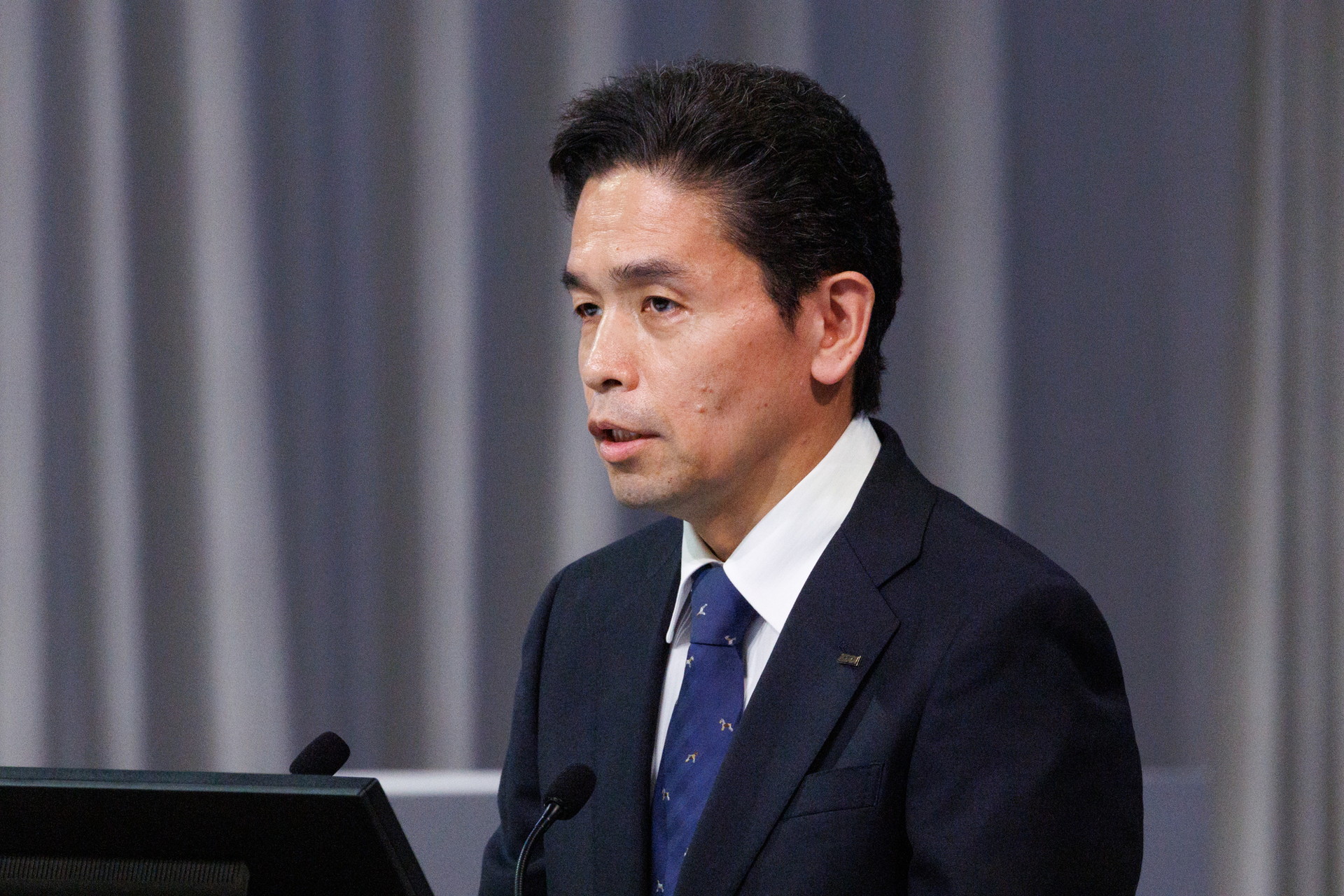 内山芳洋渉外・広報本部長