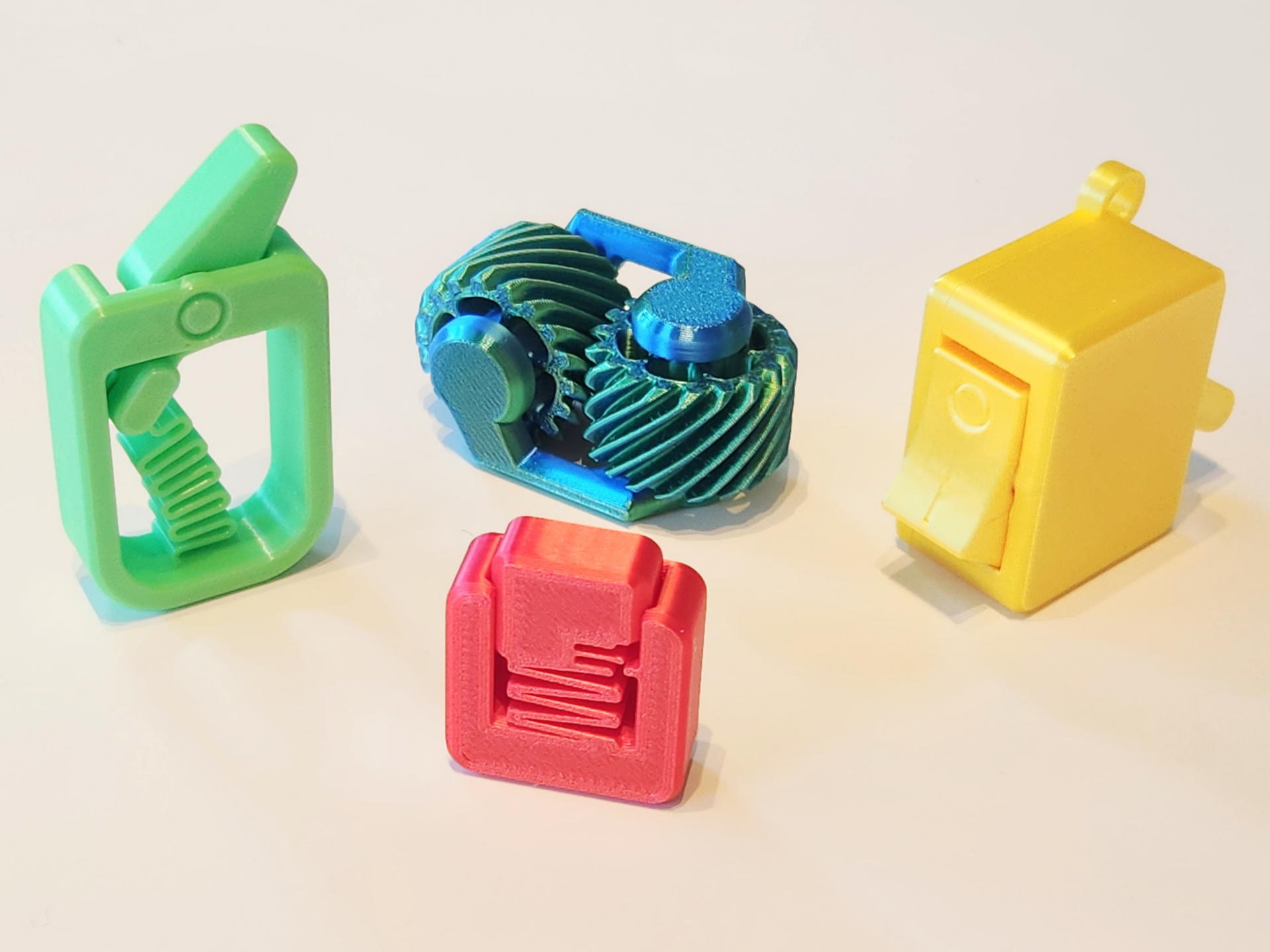 今回購入した新世代3Dプリンタ製Fidgetたち