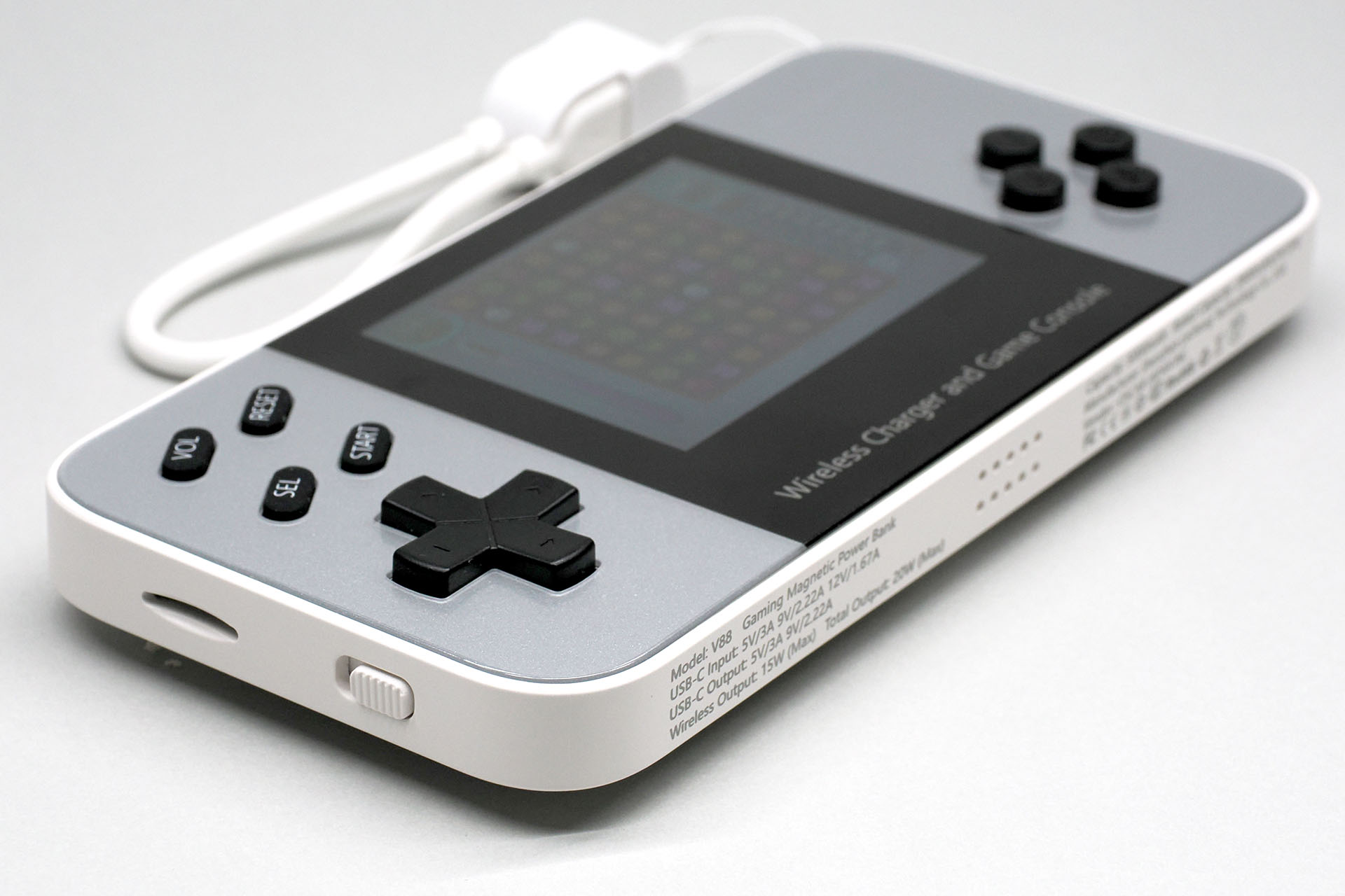 本体左端のスライドスイッチでゲーム機の電源をオンオフする。
