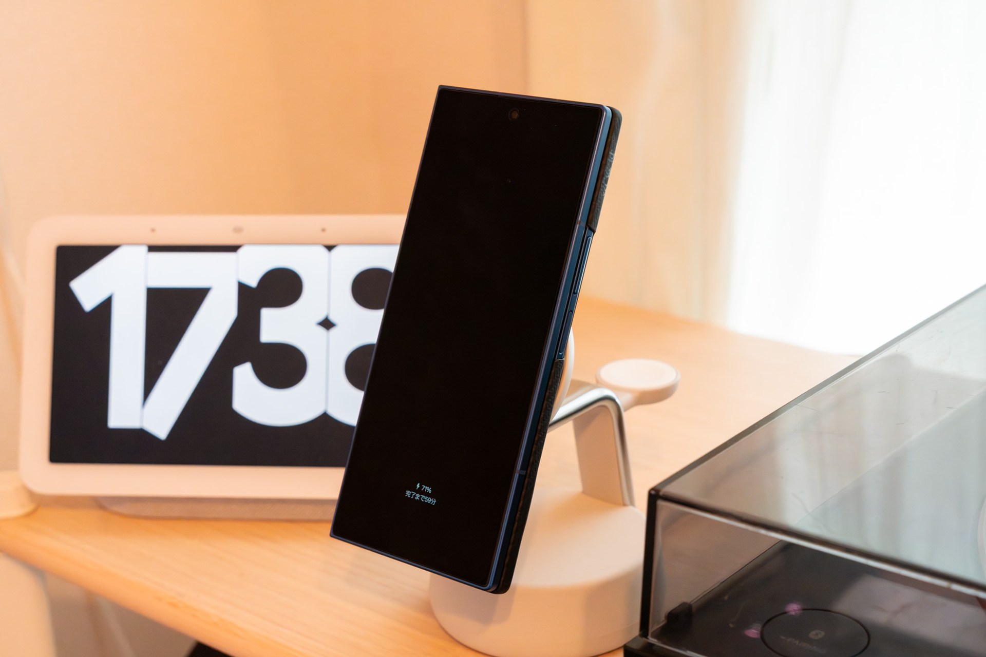 Qi2に対応したGalaxy Z Fold7も、マグネット内蔵ケースを使って問題なく充電できた