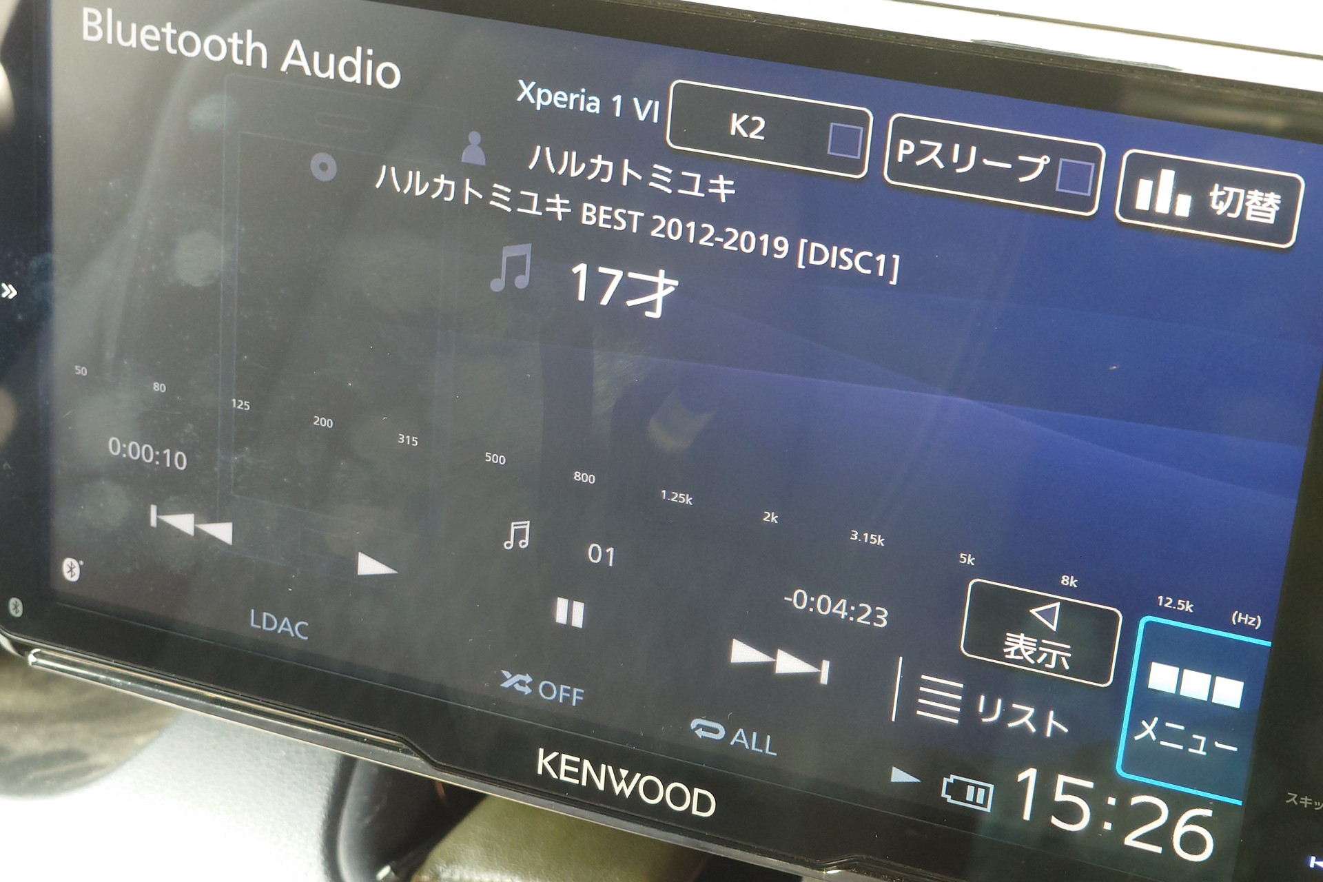 音楽プレイヤーの様子。Bluetoothの連携でも、操作は十分できる。Android Autoは安定性やバッテリーの消費も気になっていたが、カーナビ専用機ならそうした悩みも解決できる