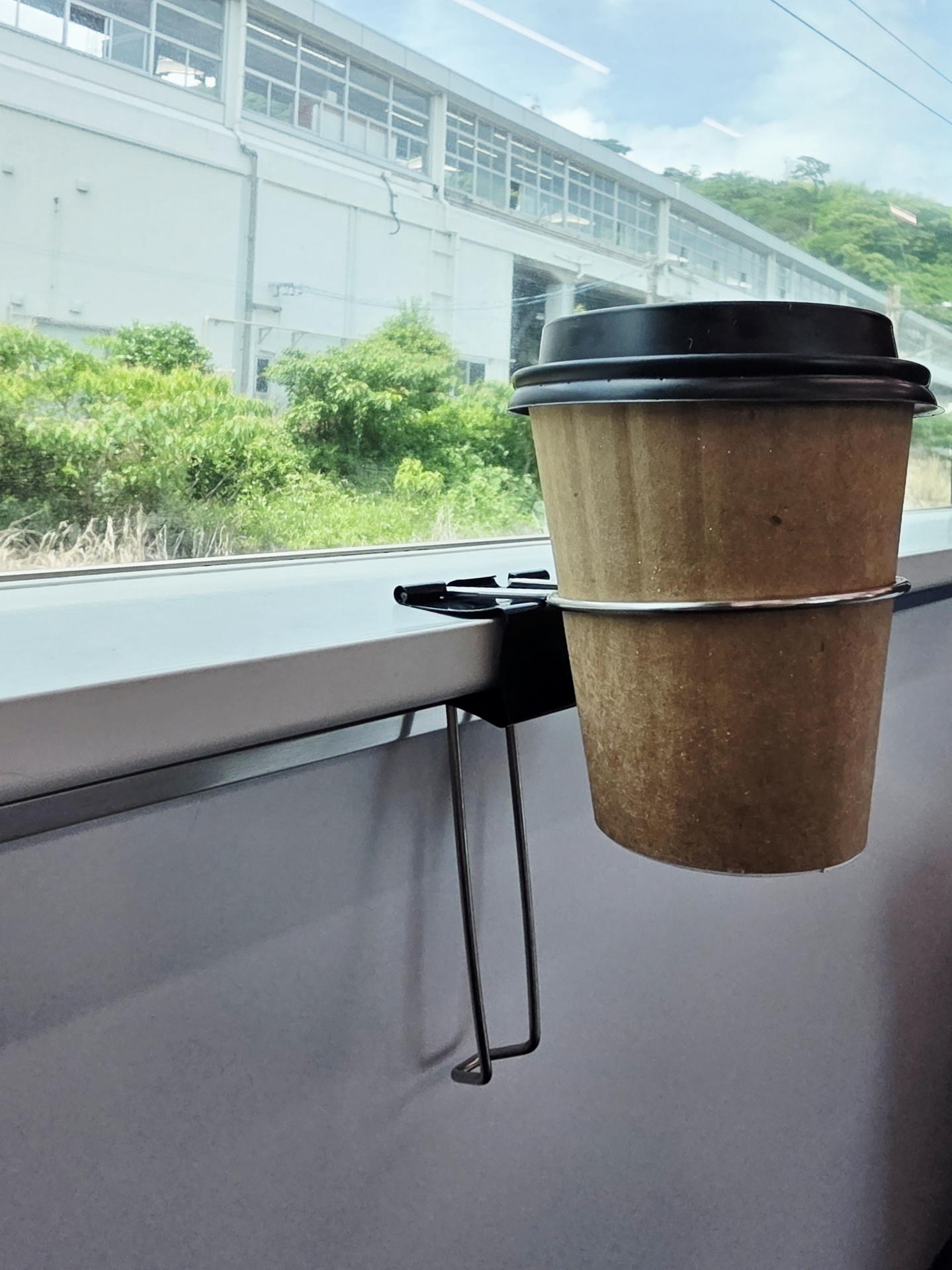 厚さや角度を選ぶが意外と便利なCup Clip