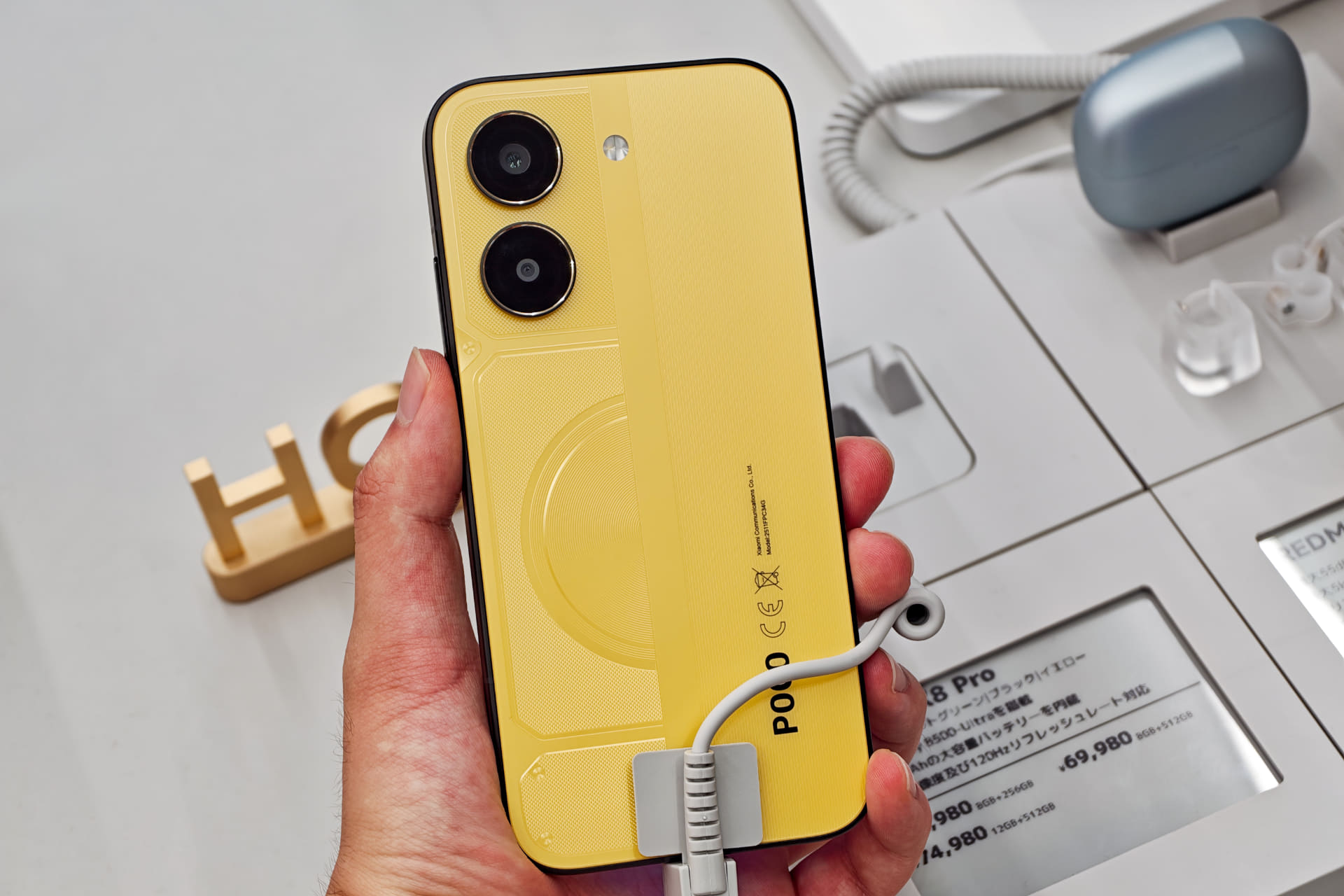 新色のPOCO X8 Proも展示