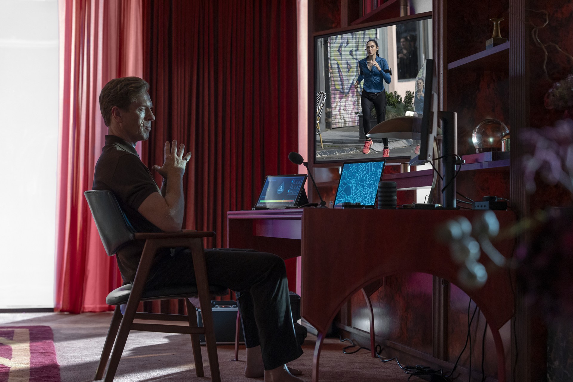 Damian Lewis in the thriller suspense-action, THE RUNNER, from Amazon MGM Studios. Photo credit Amazon MGM Studios.
