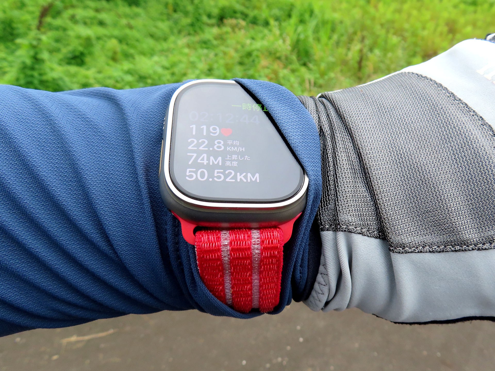 Apple Watch Ultraでもサイクリングの記録を行っている。ワークアウト記録のポーズ/再開は「サイドボタンとアクションボタンの同時押し」で行えるが、これを自動の設定にすることもできる。