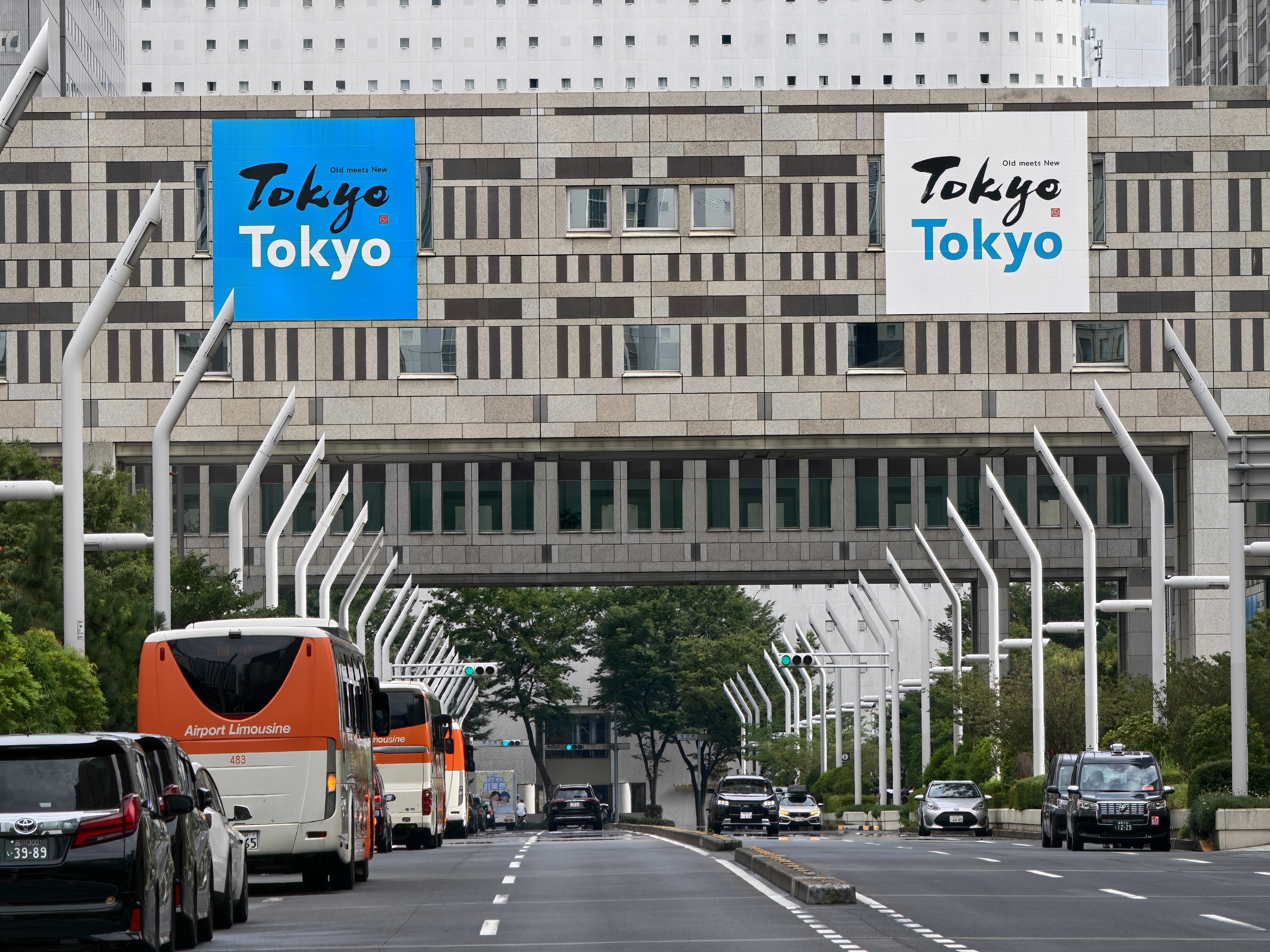 東京都庁前の歩道から。「OPPO Find X9 Ultra」は15cmまで被写体に寄れるテレマクロ撮影も楽しめる。近接撮影時の描写も素晴らしく、思わずこの端末が欲しくなってしまったほどだ。
