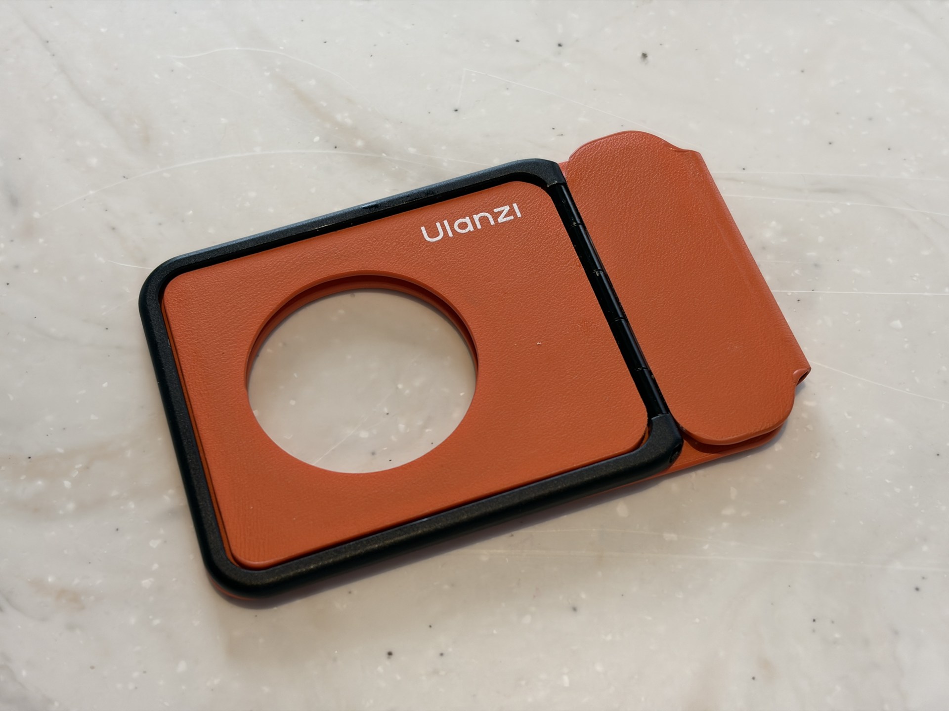 Ulanziのスマートフォン用スタンド「PS01」