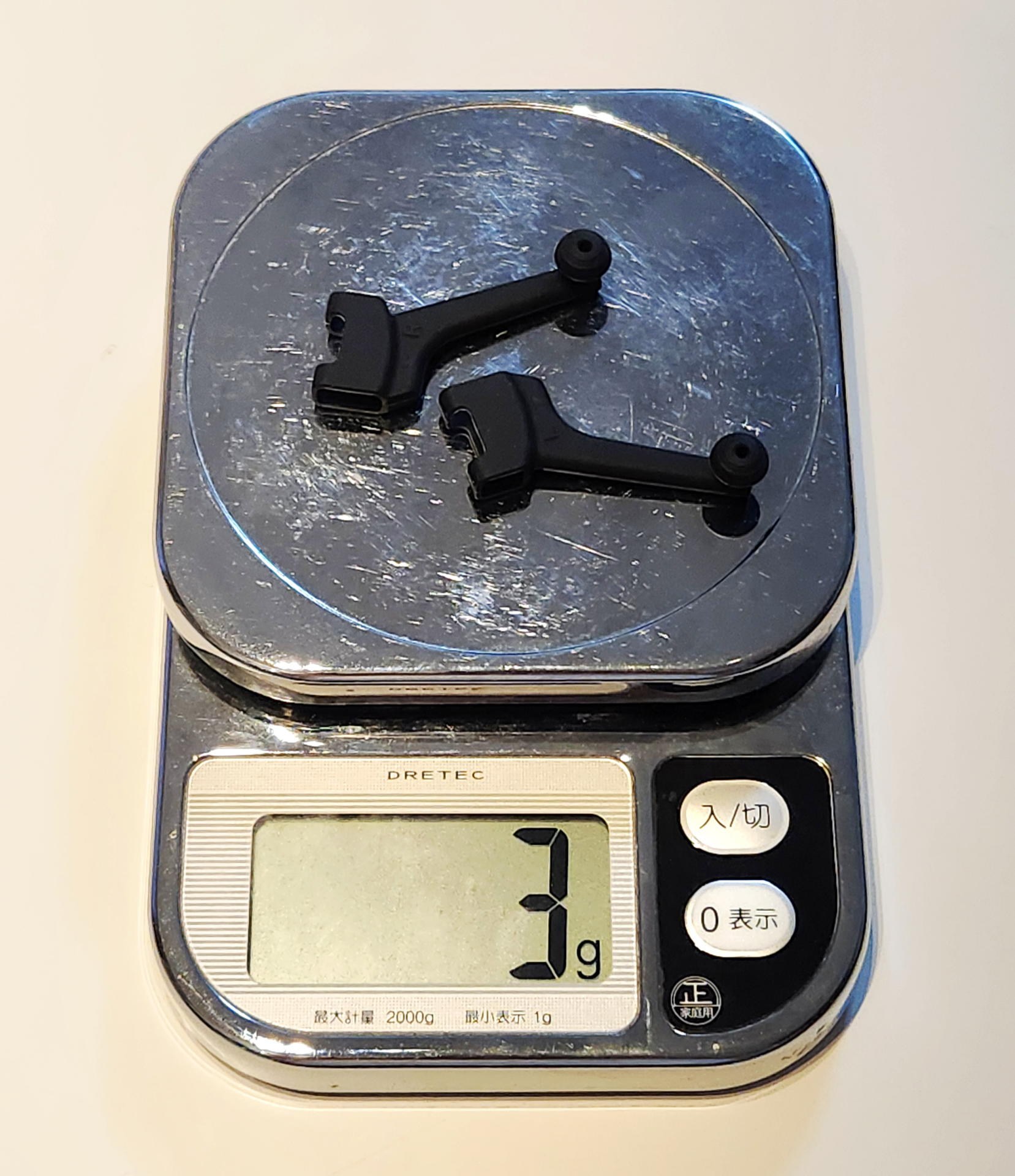 左右一組の実測重量はわずか3g