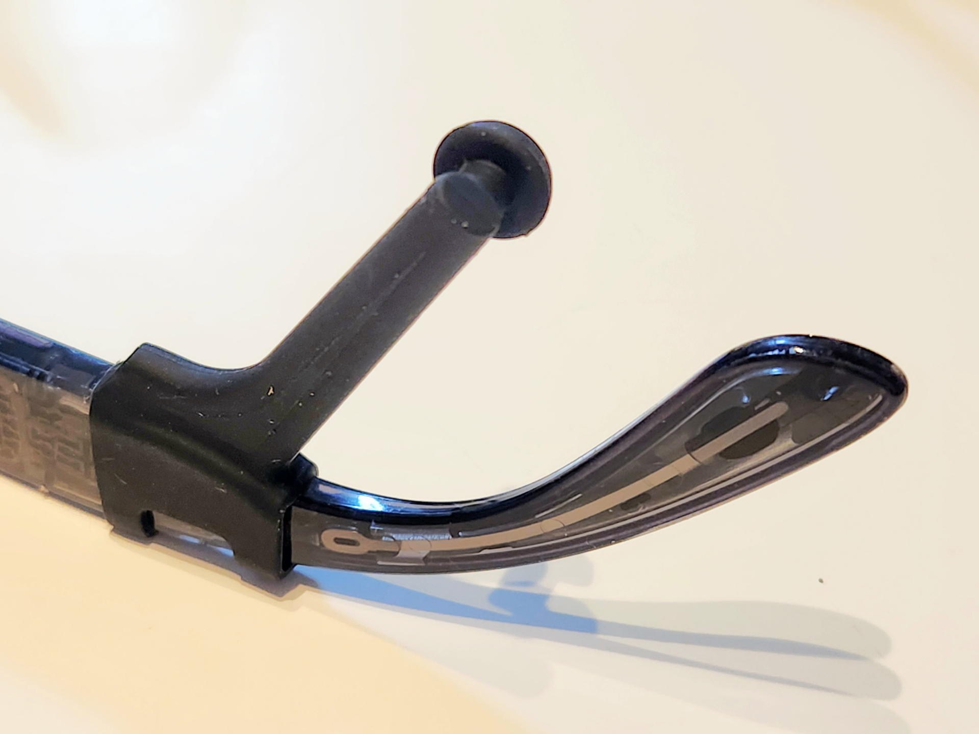 スピーカーの音を耳元まで物理的に延長
